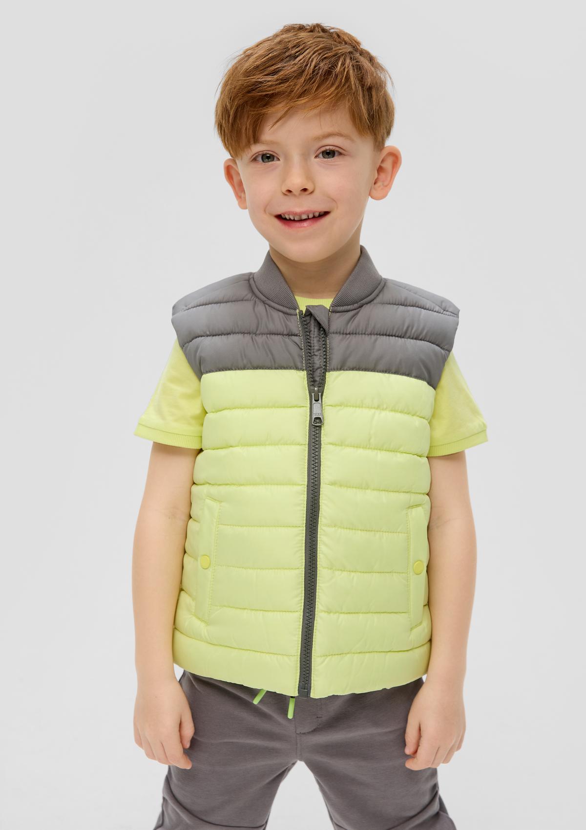 Body warmer with a stand-up collar