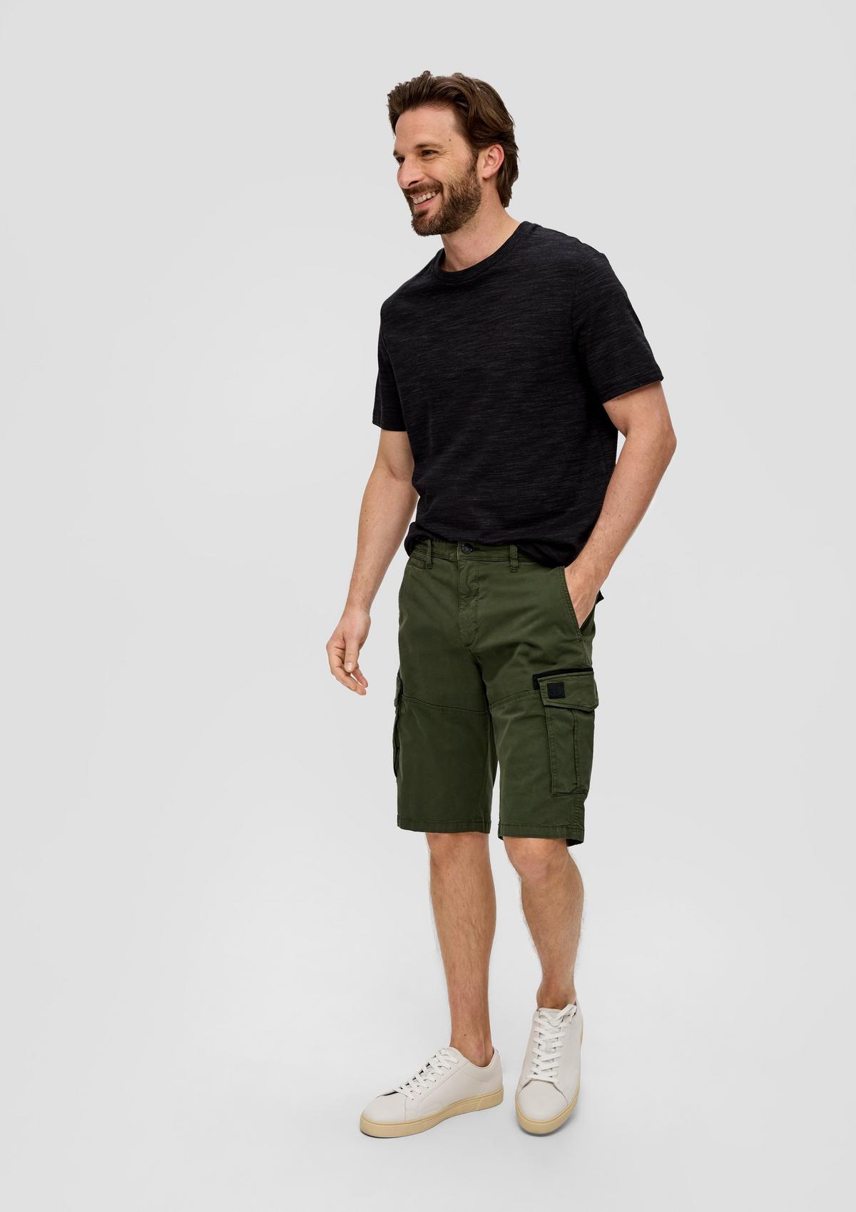 Relaxed fit: garment-dyed cargo Bermudas