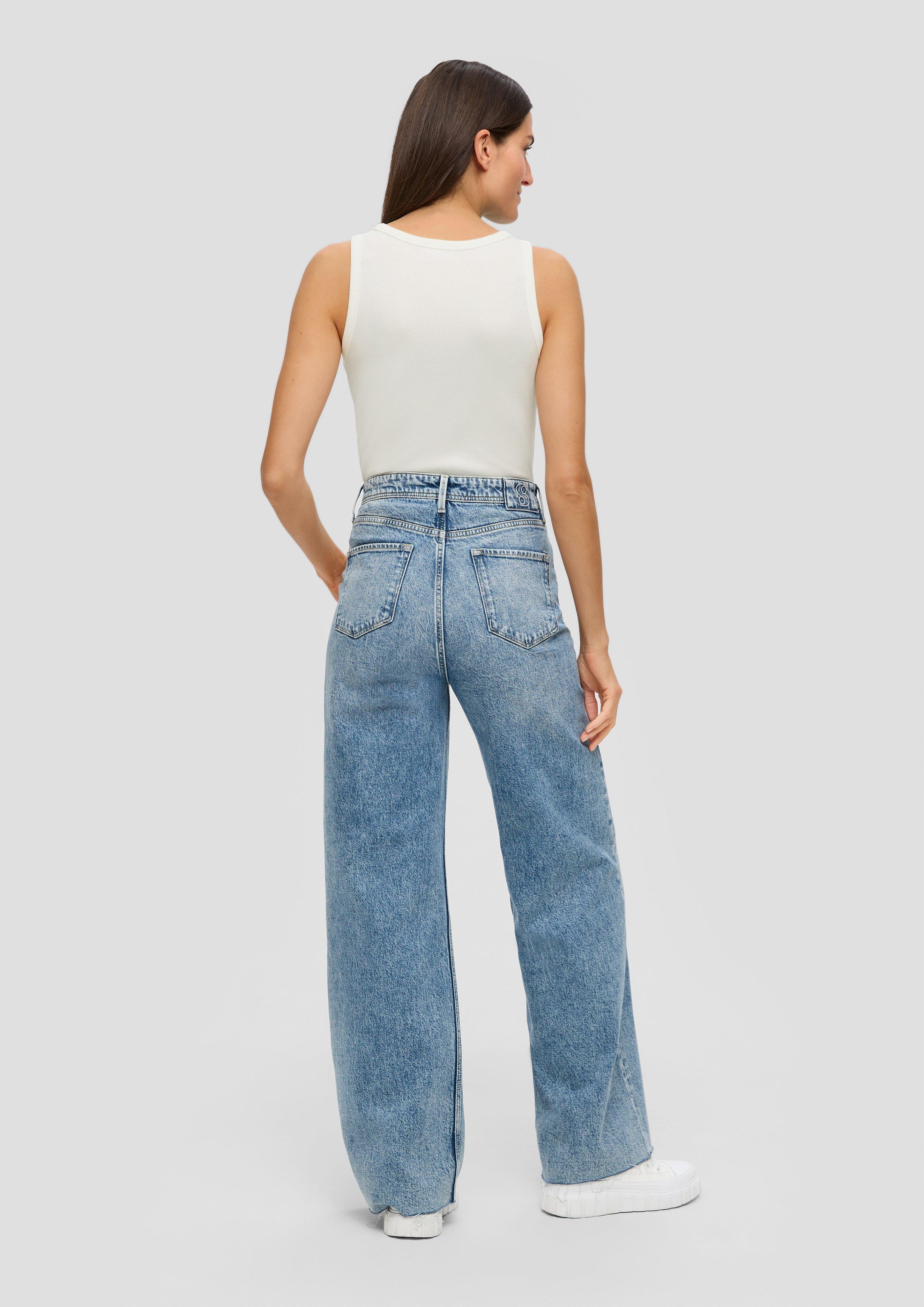 T-Shirt in 0210, 99H2, 9999 & 02H2