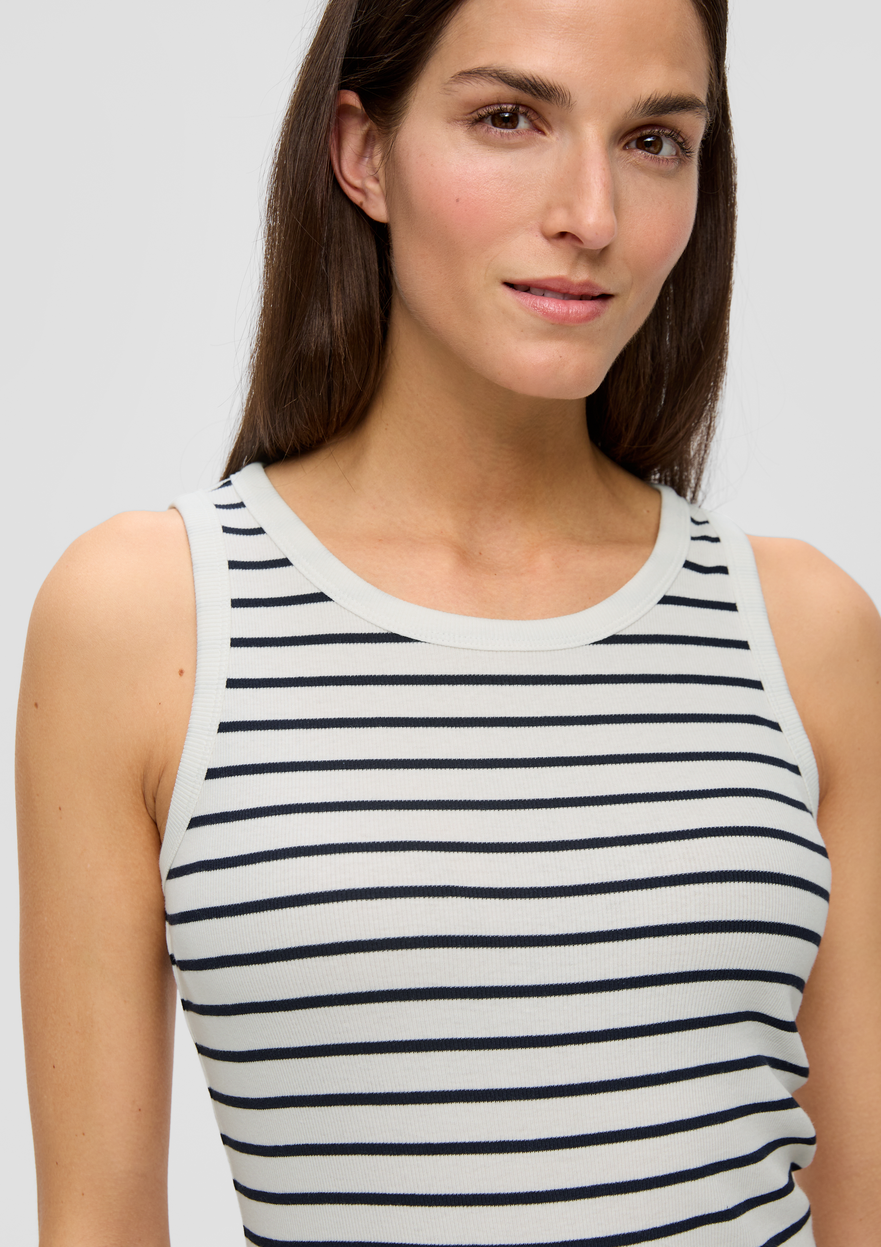 T-shirt in 02H2, 0210, 99H2 & 9999