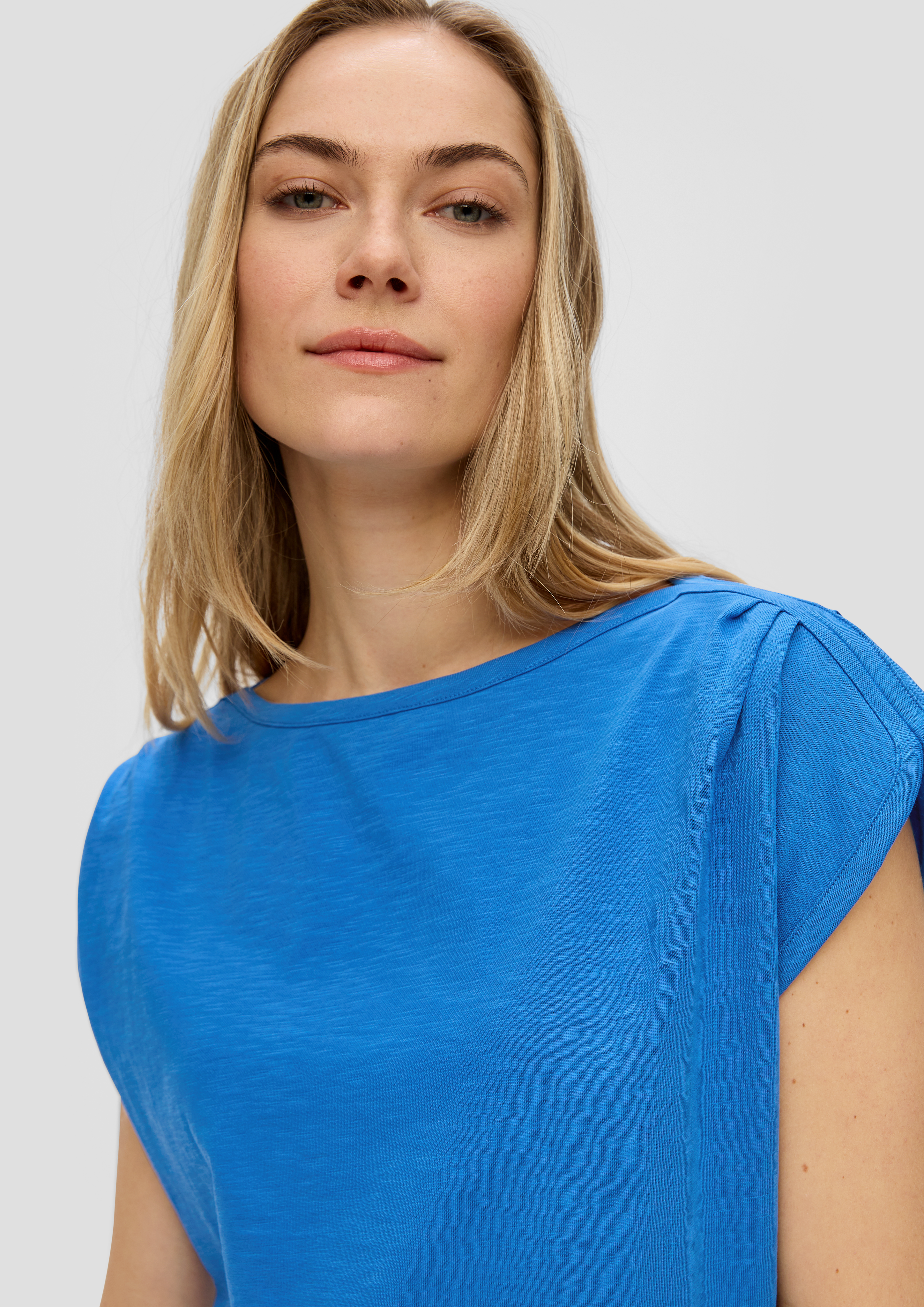 T-shirt in 5531, 2590, 0210, 59A4, 5959 & 59A1