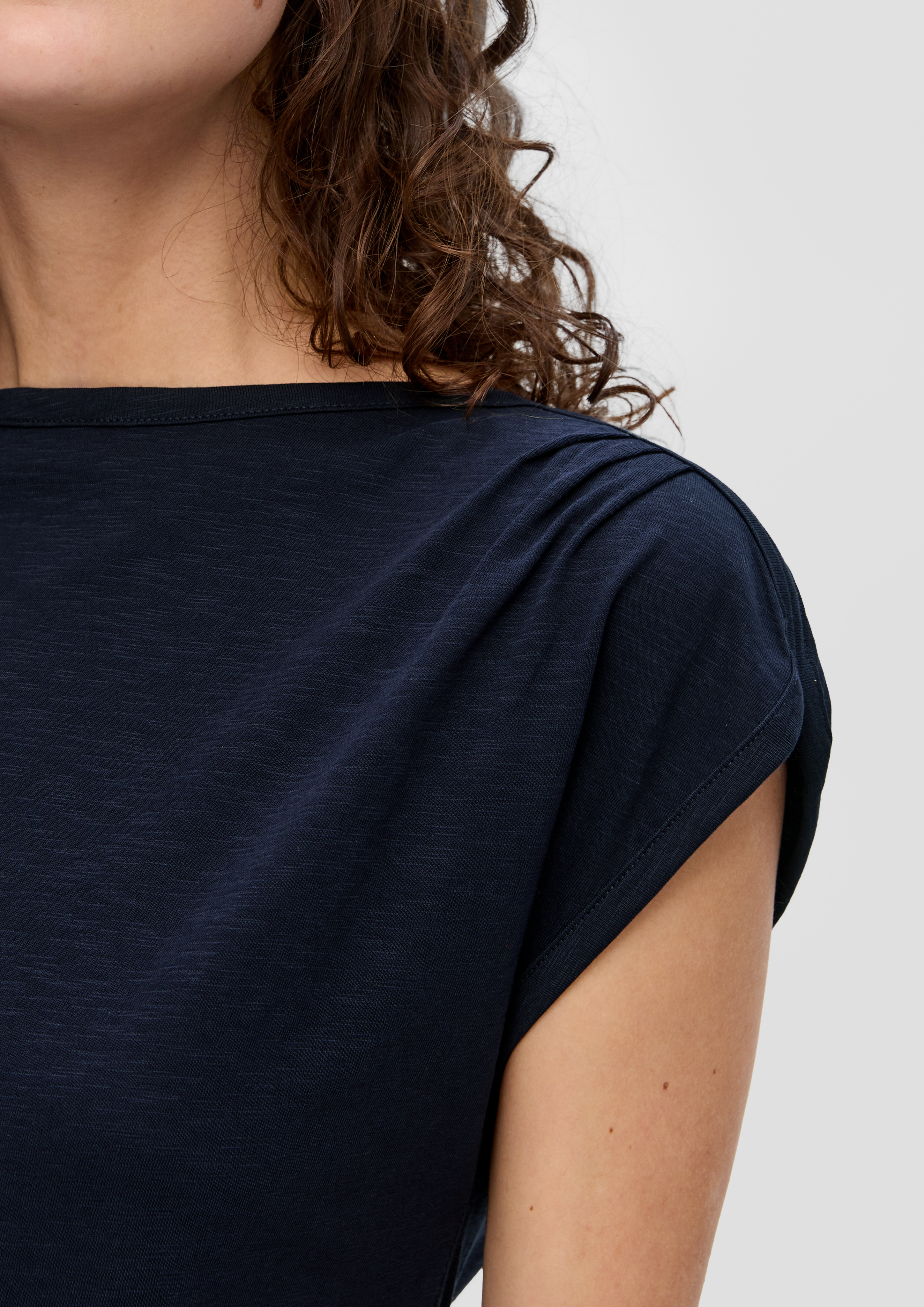 T-shirt in 5959, 5531, 2590, 0210, 59A4 & 59A1