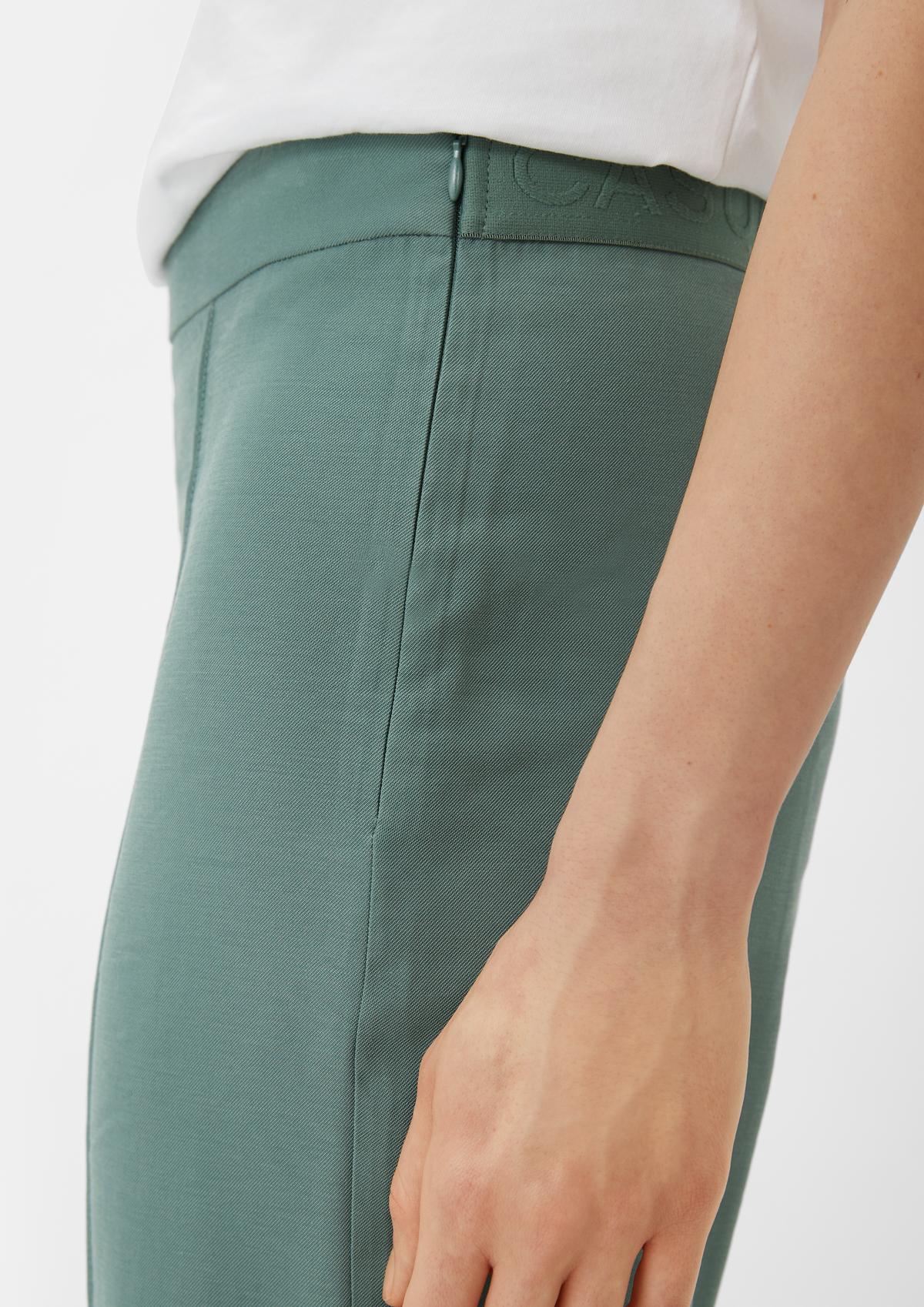 comma Regular: pantalon en twill à fermeture zippée