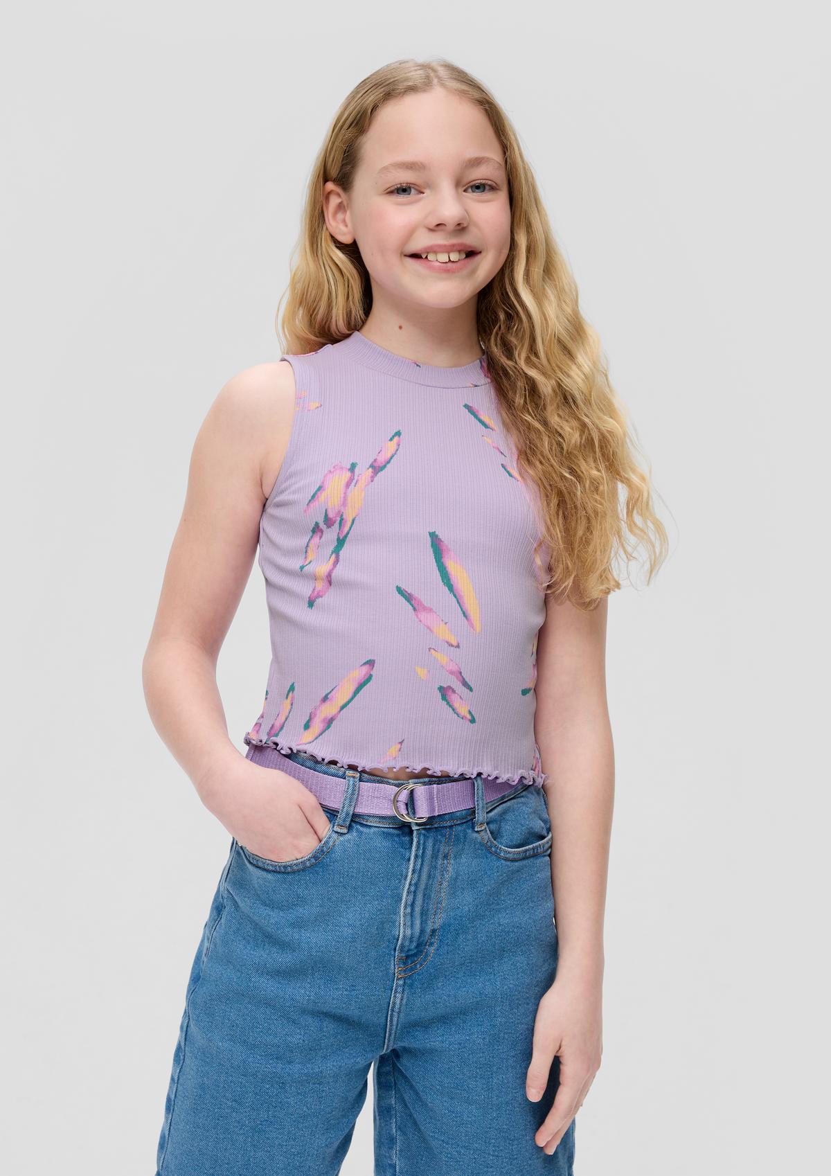 Sleeveless top with an all-over print
