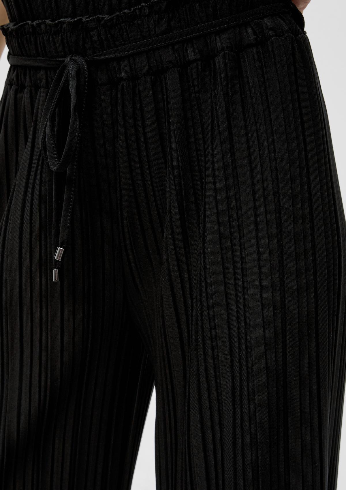 s.Oliver Pleated trousers with a wide leg