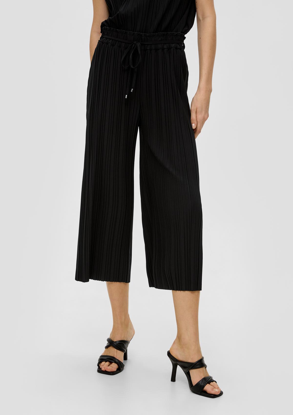 s.Oliver Pleated trousers with a wide leg
