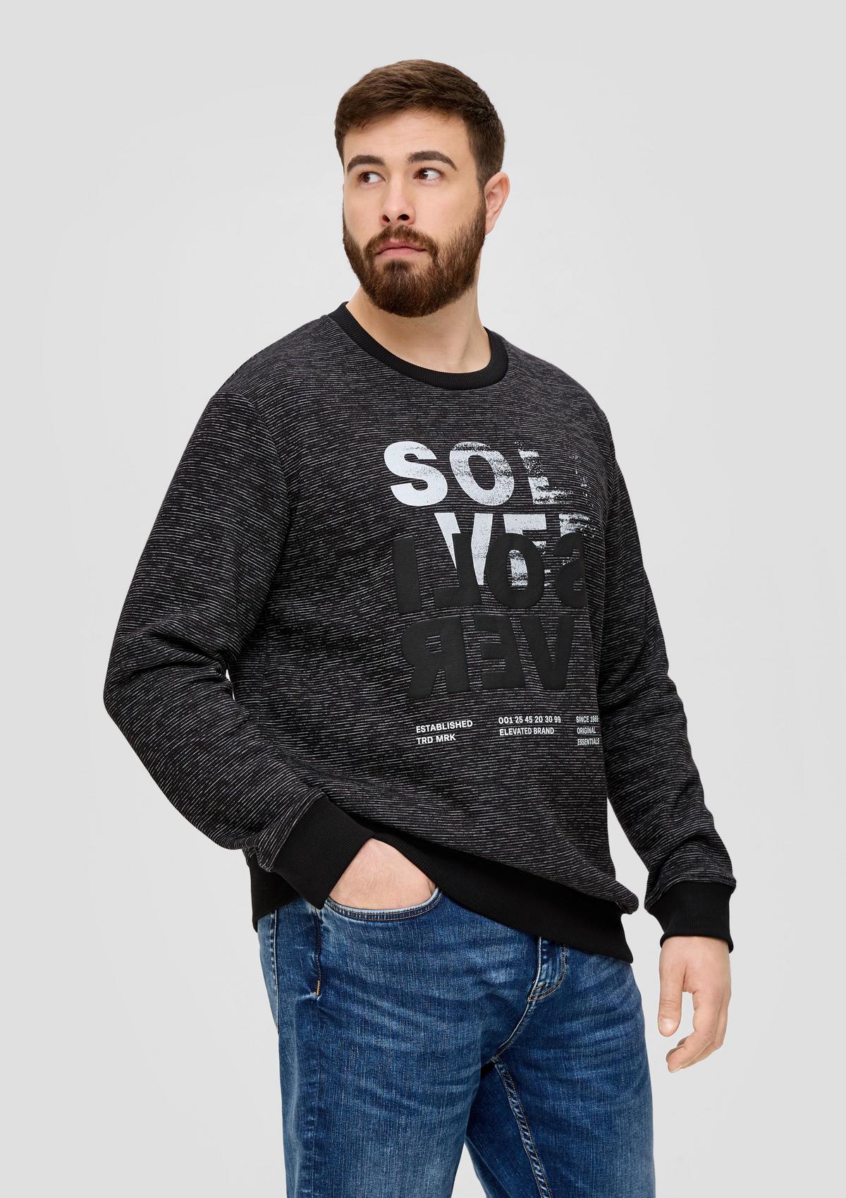 Sweatshirt with a logo print