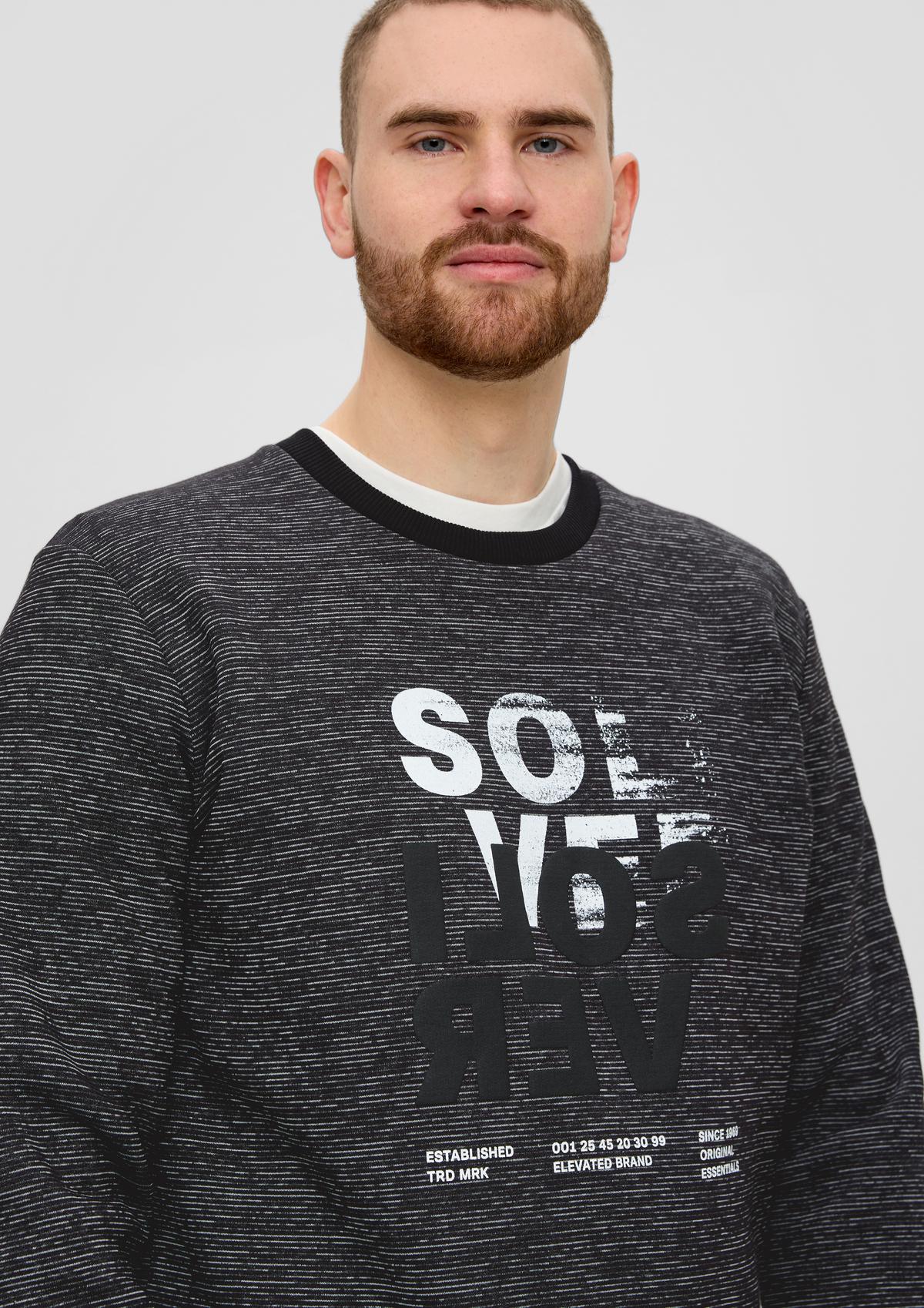 Sweatshirt with a front print - black | Sweatshirts