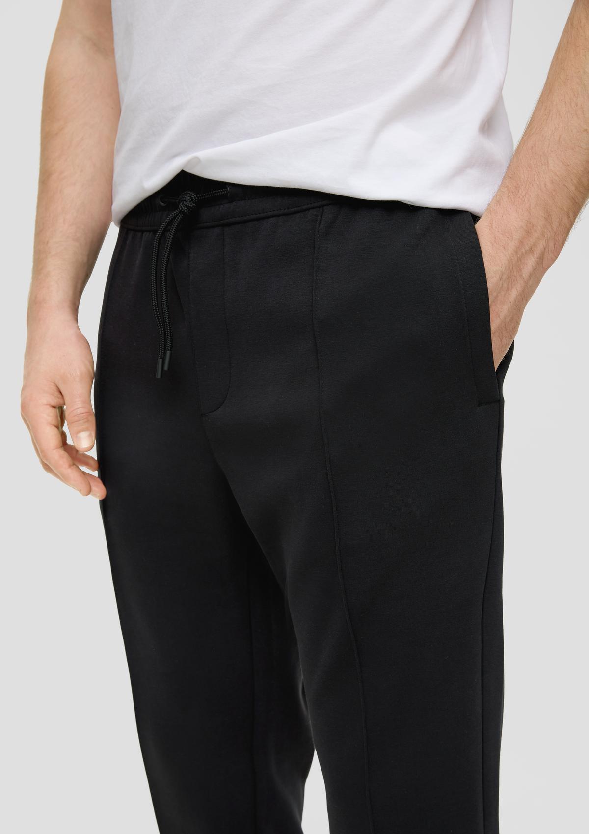 s.Oliver Regular: joggingové kalhoty z žerzeje