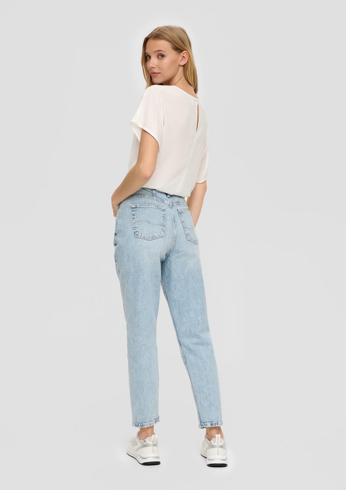 s.Oliver - Jeans hlače Mom dolžine do gležnjev / kroj Relaxed Fit / High Rise / Tapered Leg