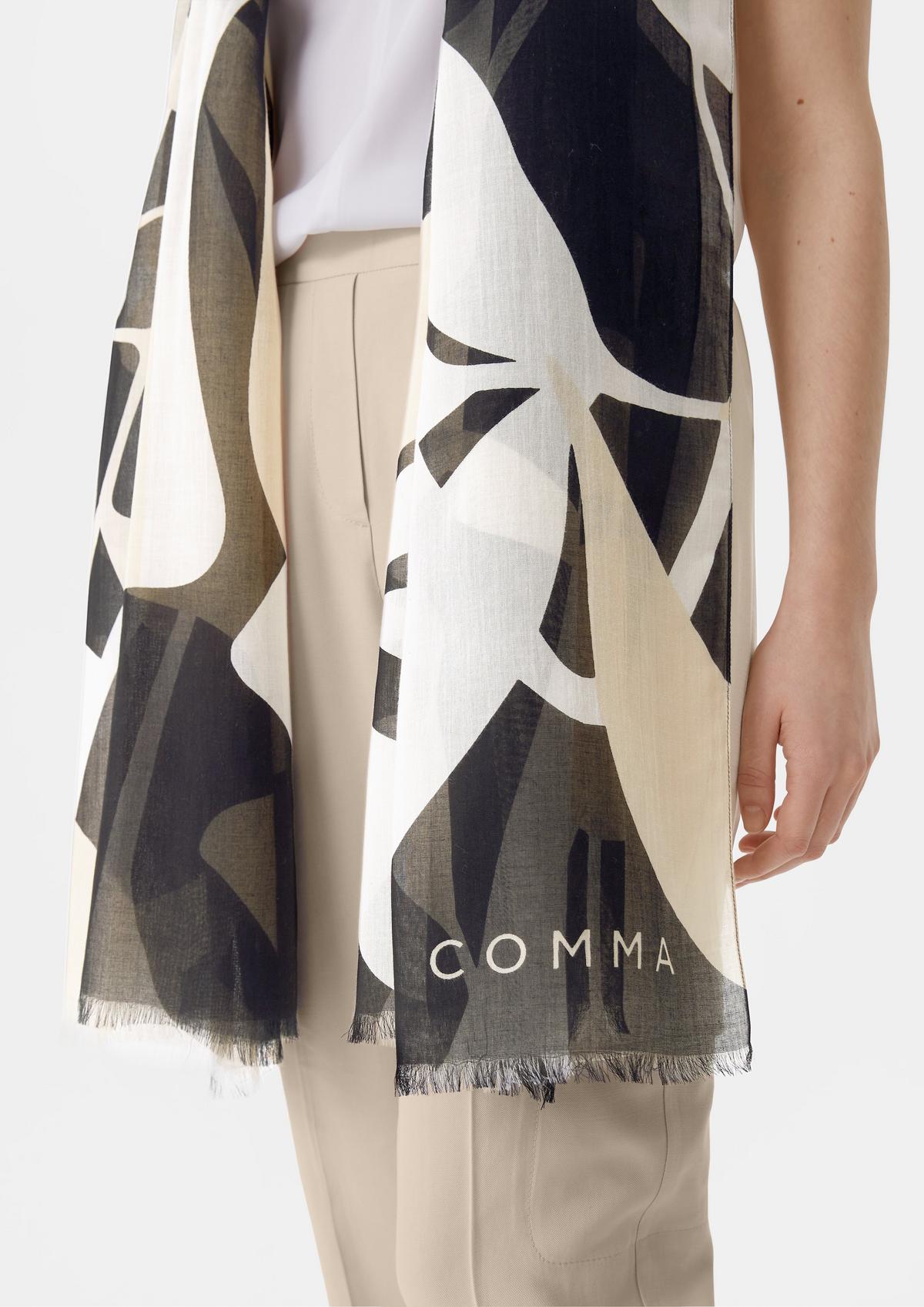 comma Flowing fabric scarf