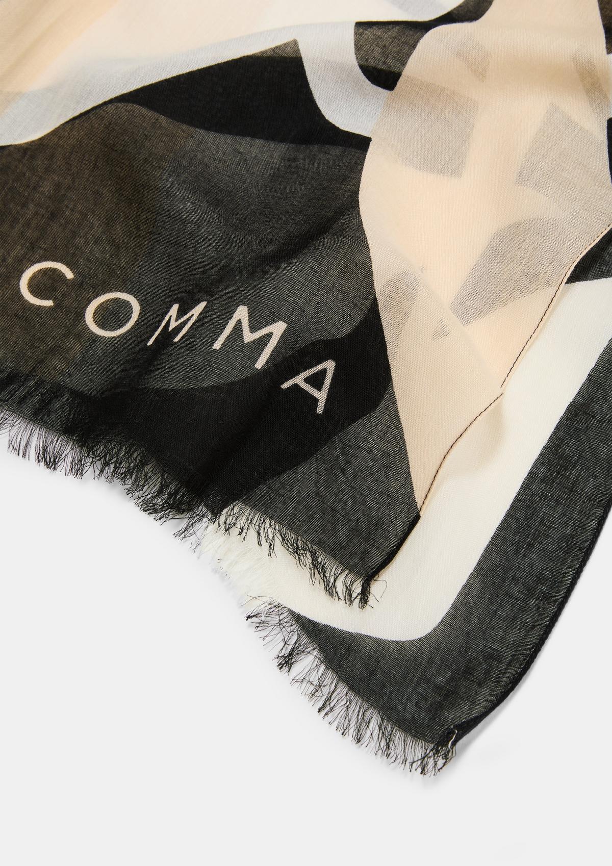 comma Flowing fabric scarf