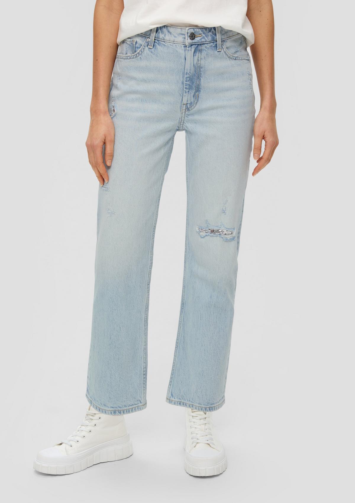 s.Oliver Krajše jeans hlače Karolin / kroj Regular Fit / High Rise / ravne hlačnice / podrobnosti z bleščicami