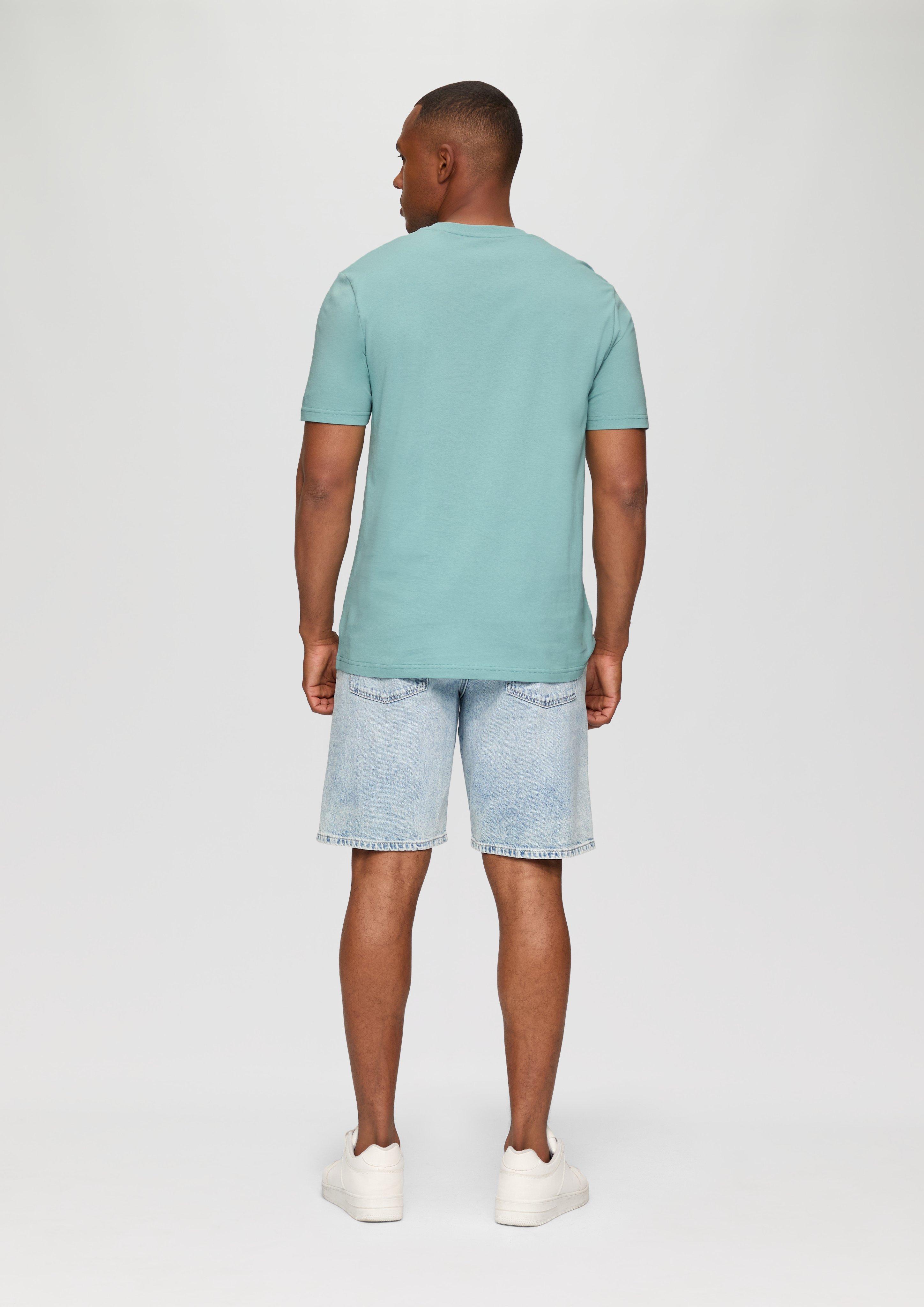 T-shirt in 6134, 0100, 9999, 5884, 7219, 7967, 5320 & 6245