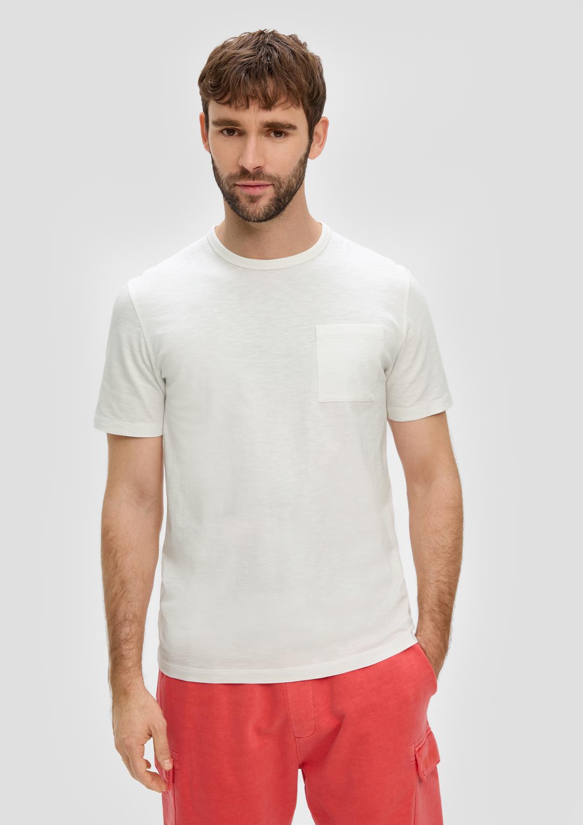 T-shirt with a breast pocket