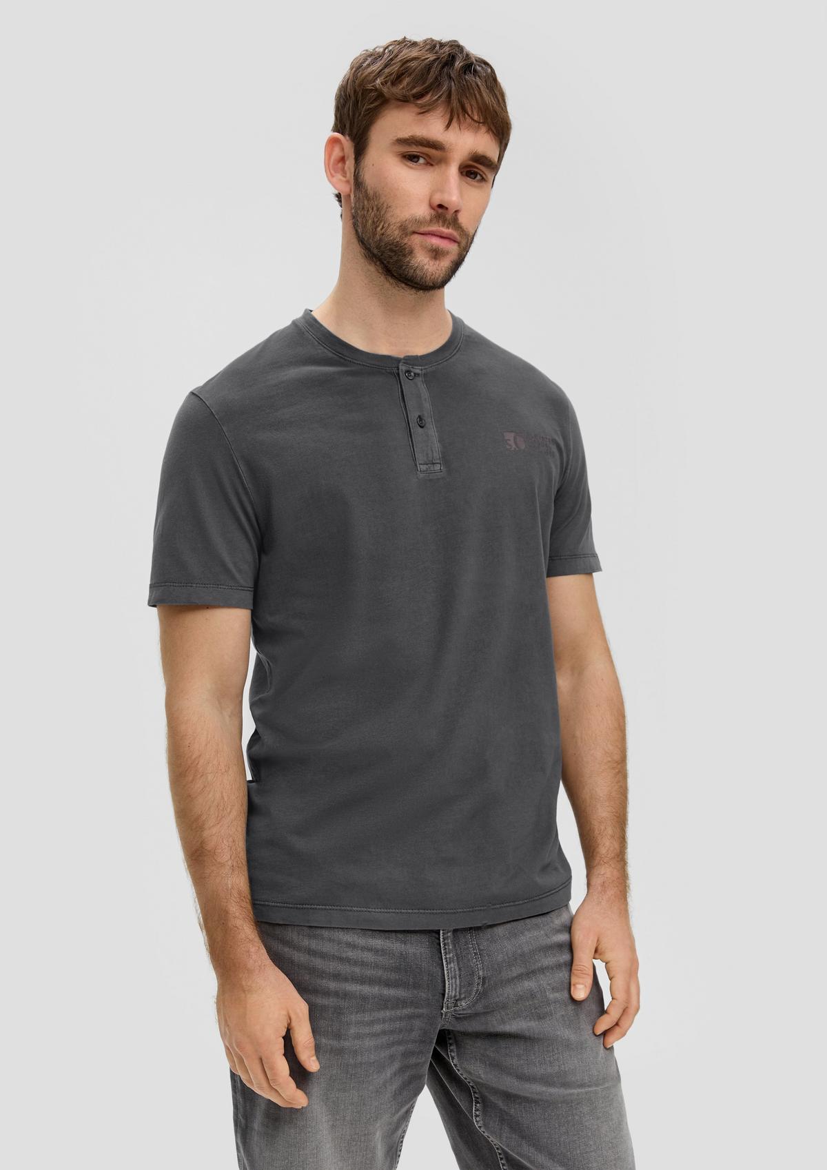 s.Oliver Garment-dyed T-shirt with a Henley neckline