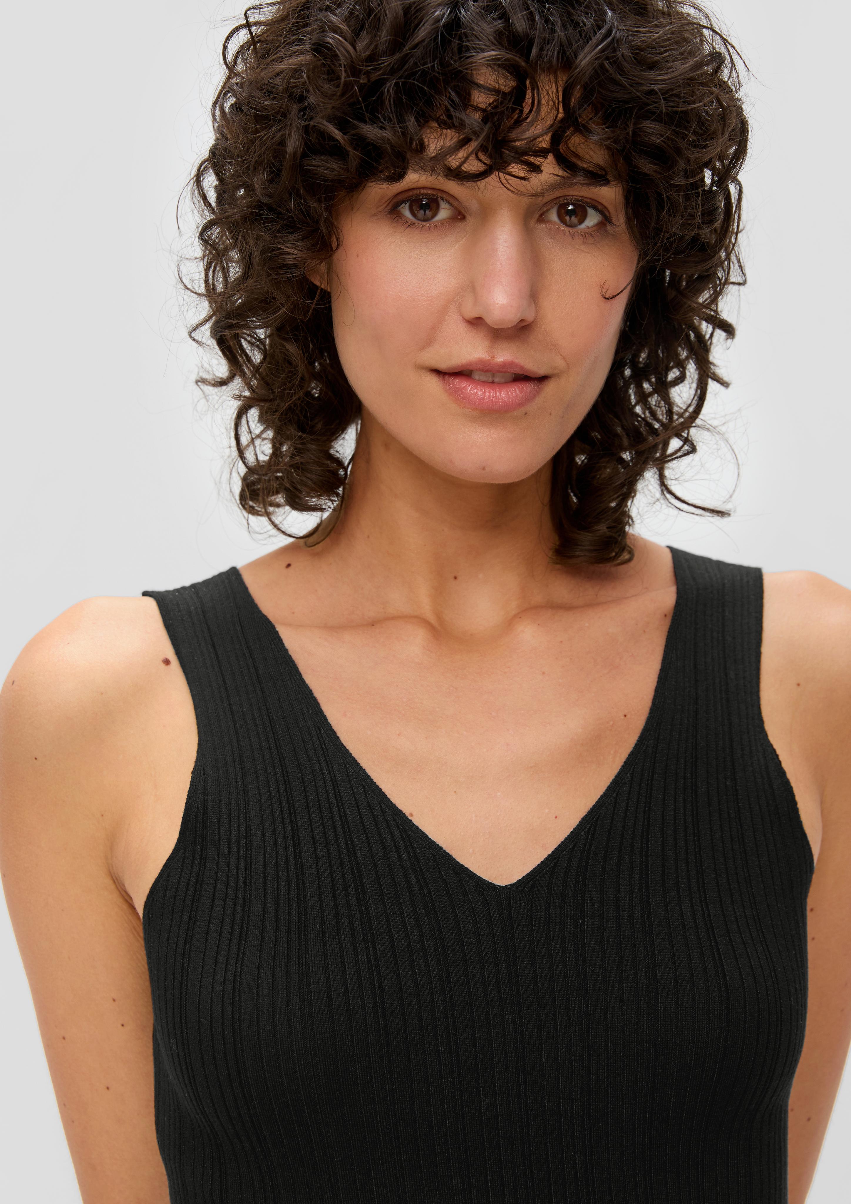 knitted-vest-ecru-s-oliver