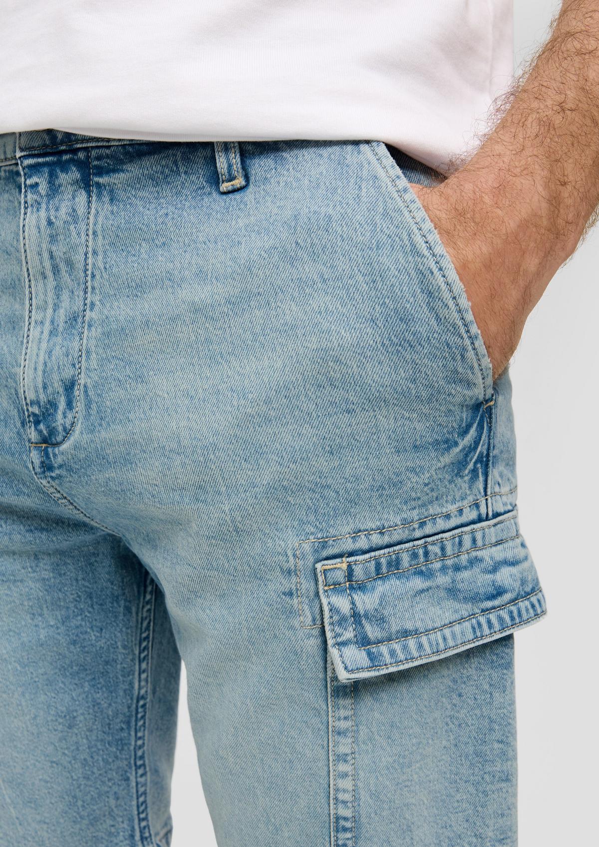 s.Oliver Kratke hlače iz jeansa / kroj Regular Fit / High Rise / ravne hlačnice / veliki žepi