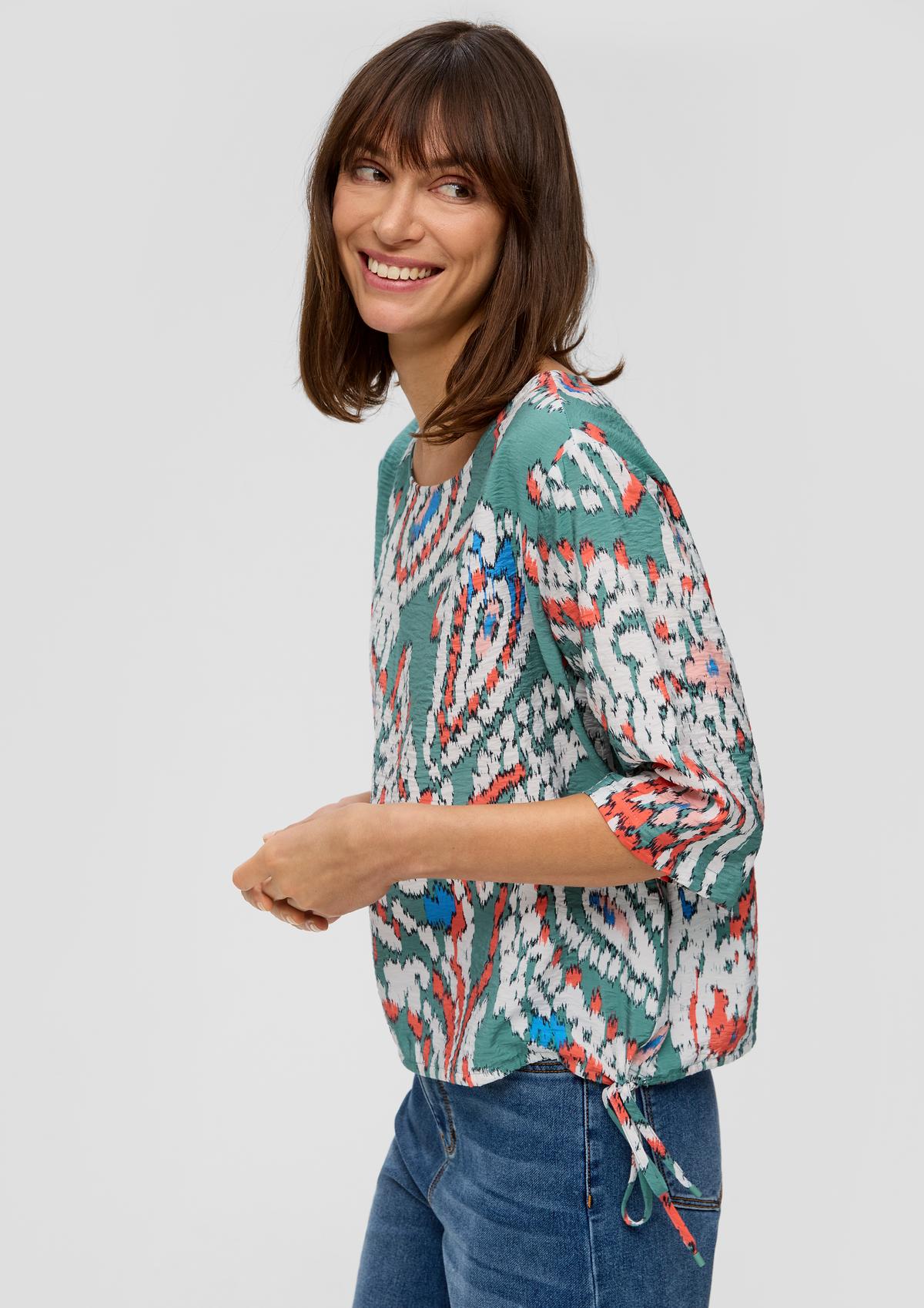 Blouse top with an all-over print