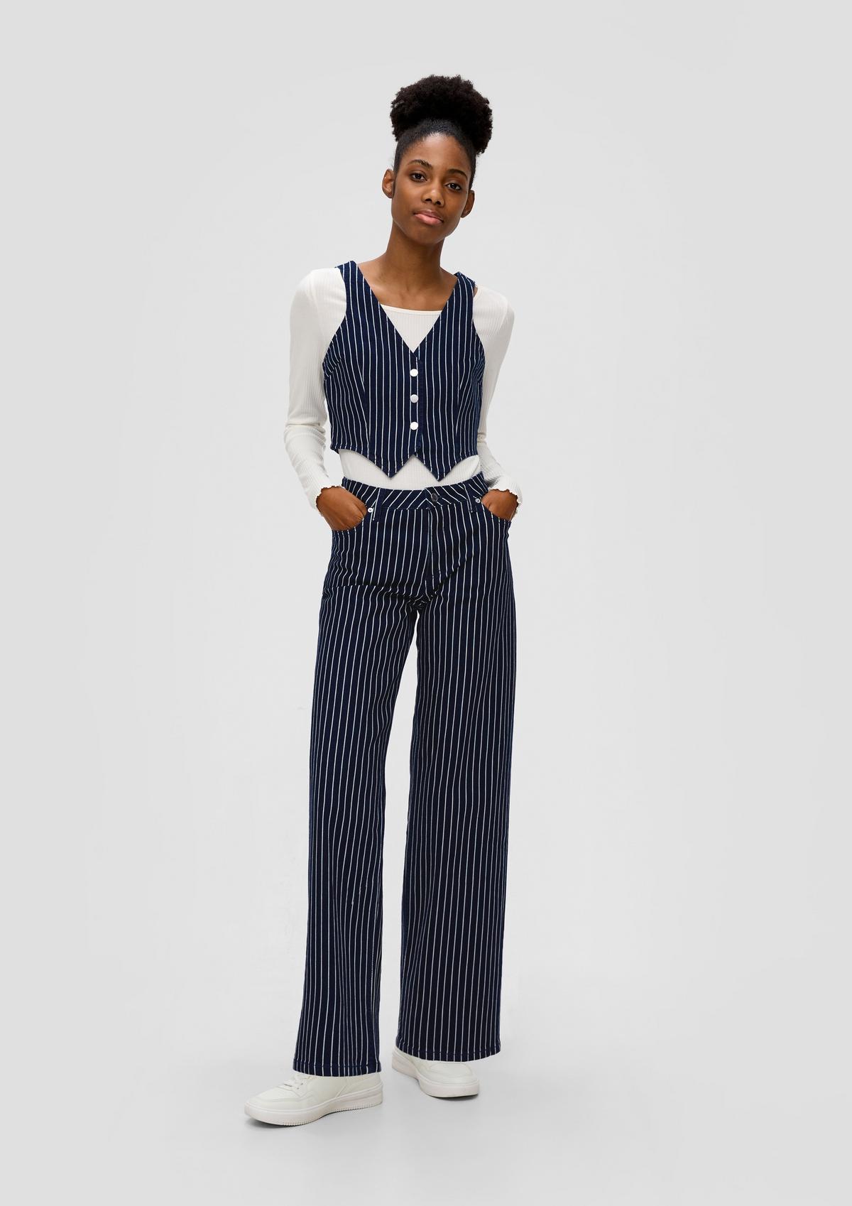 Relaxed fit: trousers with a wide leg