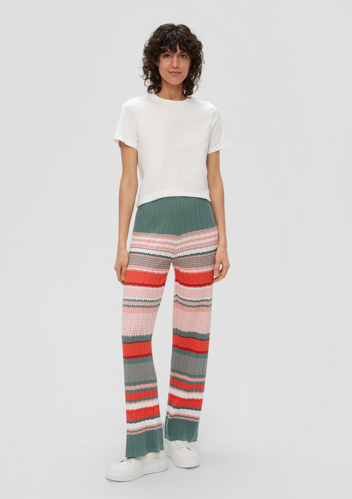 Regular fit: knitted trousers made of stretch viscose