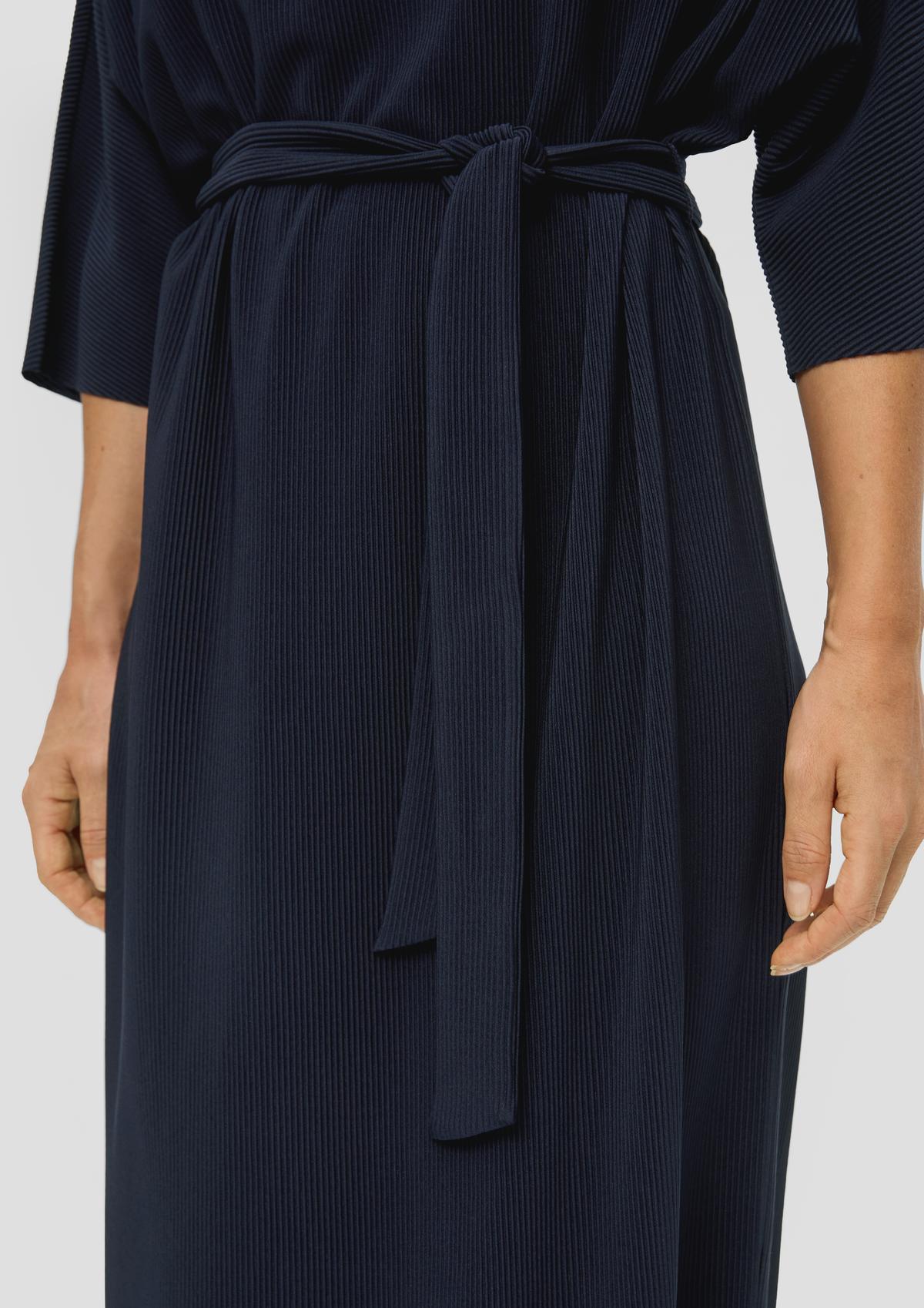 s.Oliver Pleated dress with a tie-around belt
