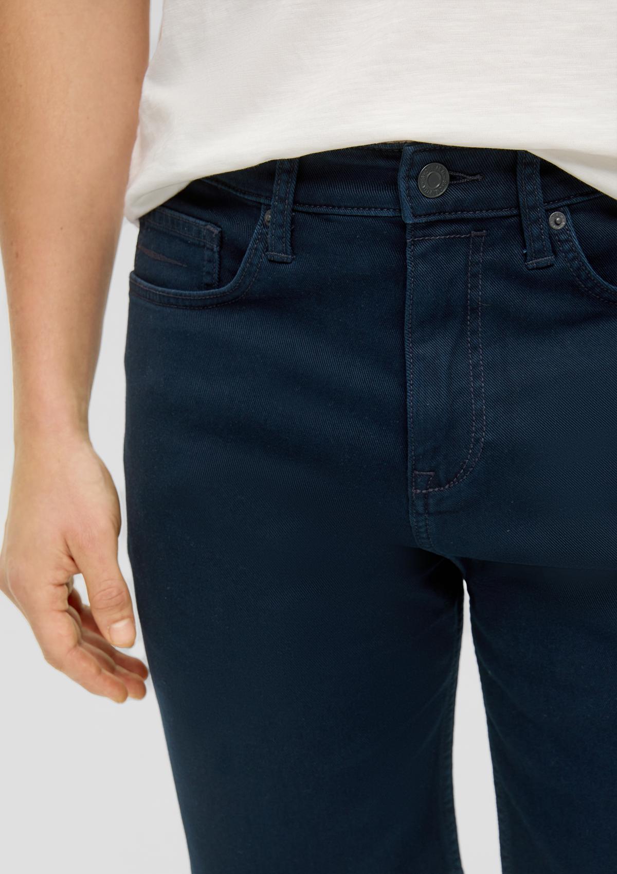 s.Oliver Kratke hlače iz jeansa/kroj Regular Fit/High Rise/ravne hlačnice