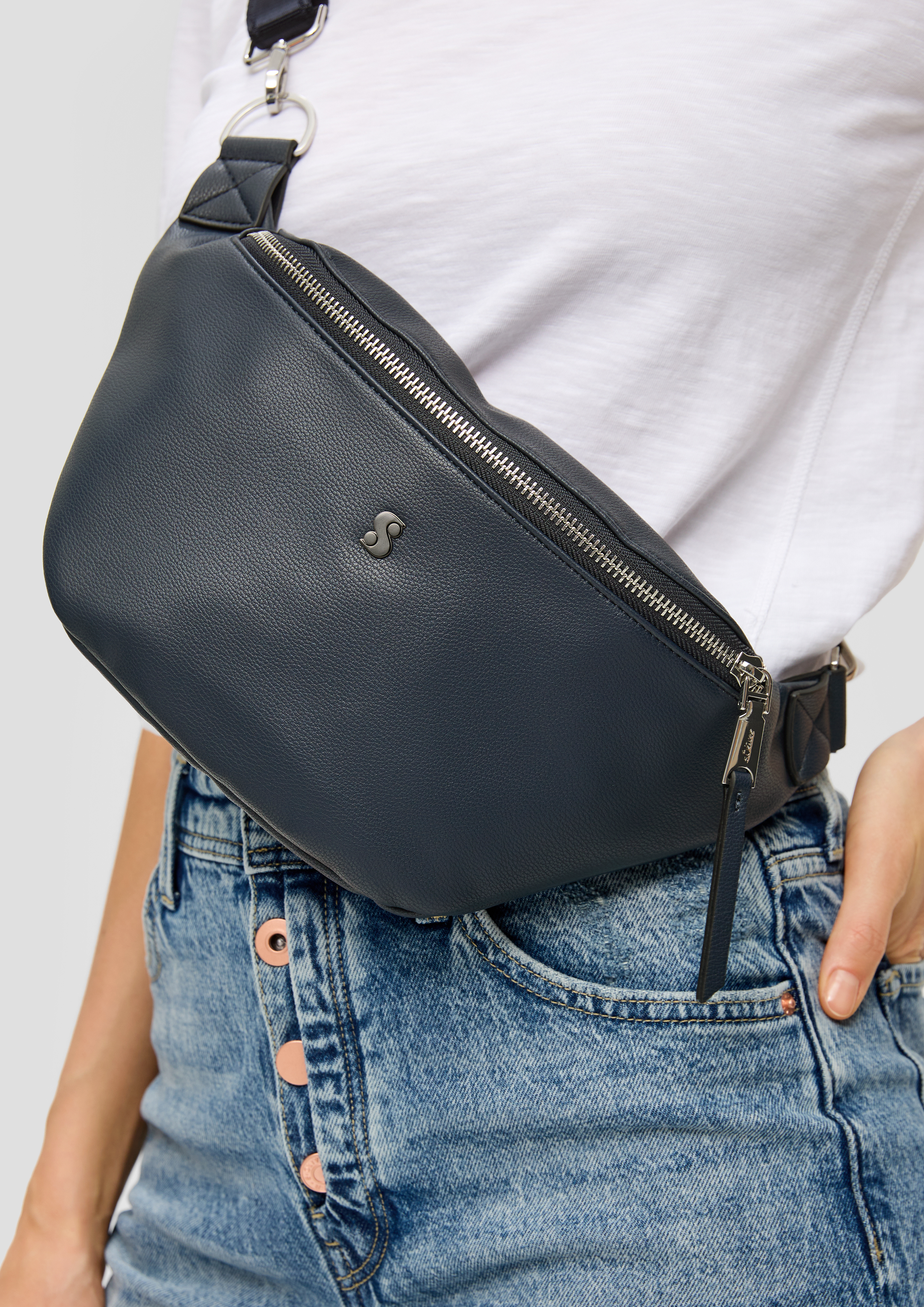Crossbody-Bag mit abnehmbarem Schultergurt - blassblau | s.Oliver 