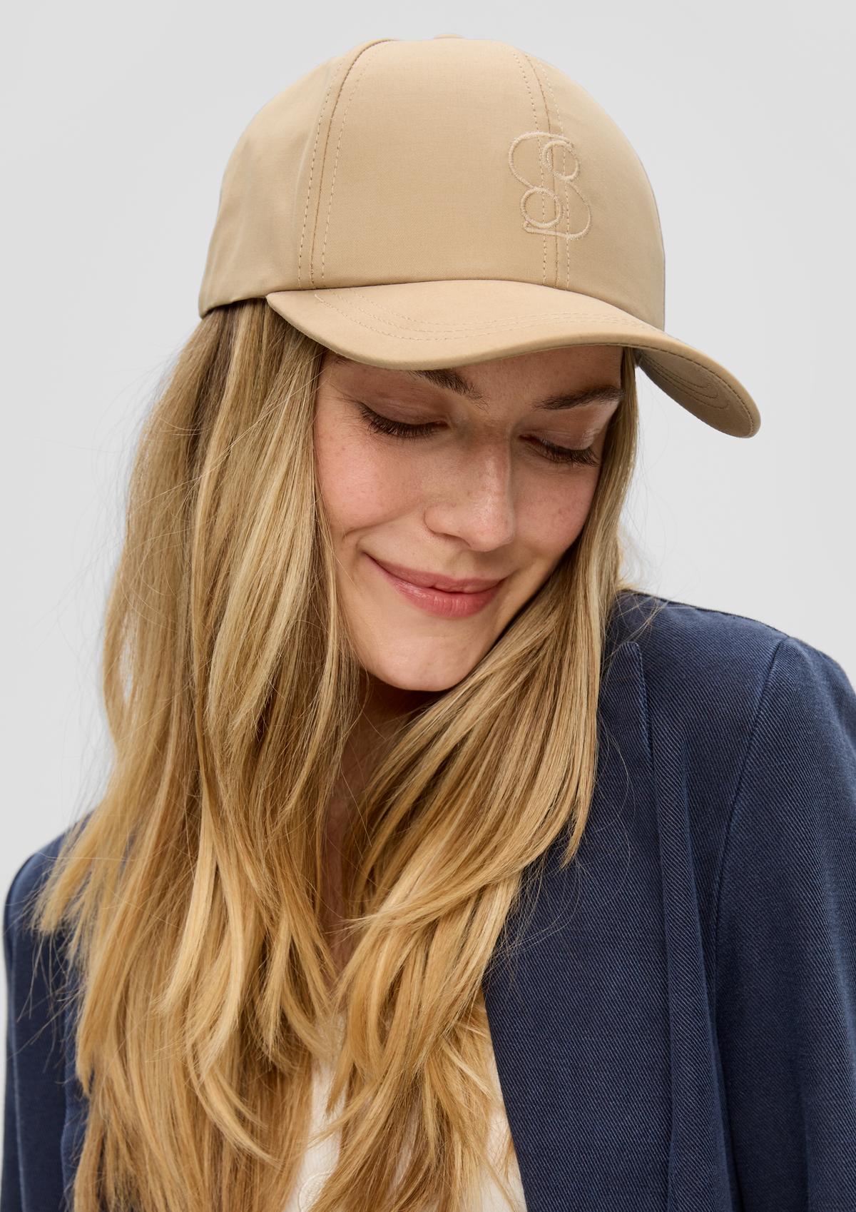 s.Oliver Cap with logo embroidery