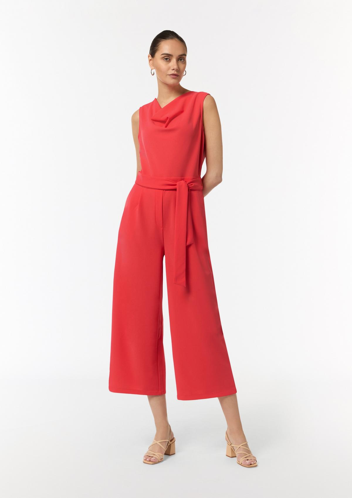 comma Jumpsuit with a crêpe texture