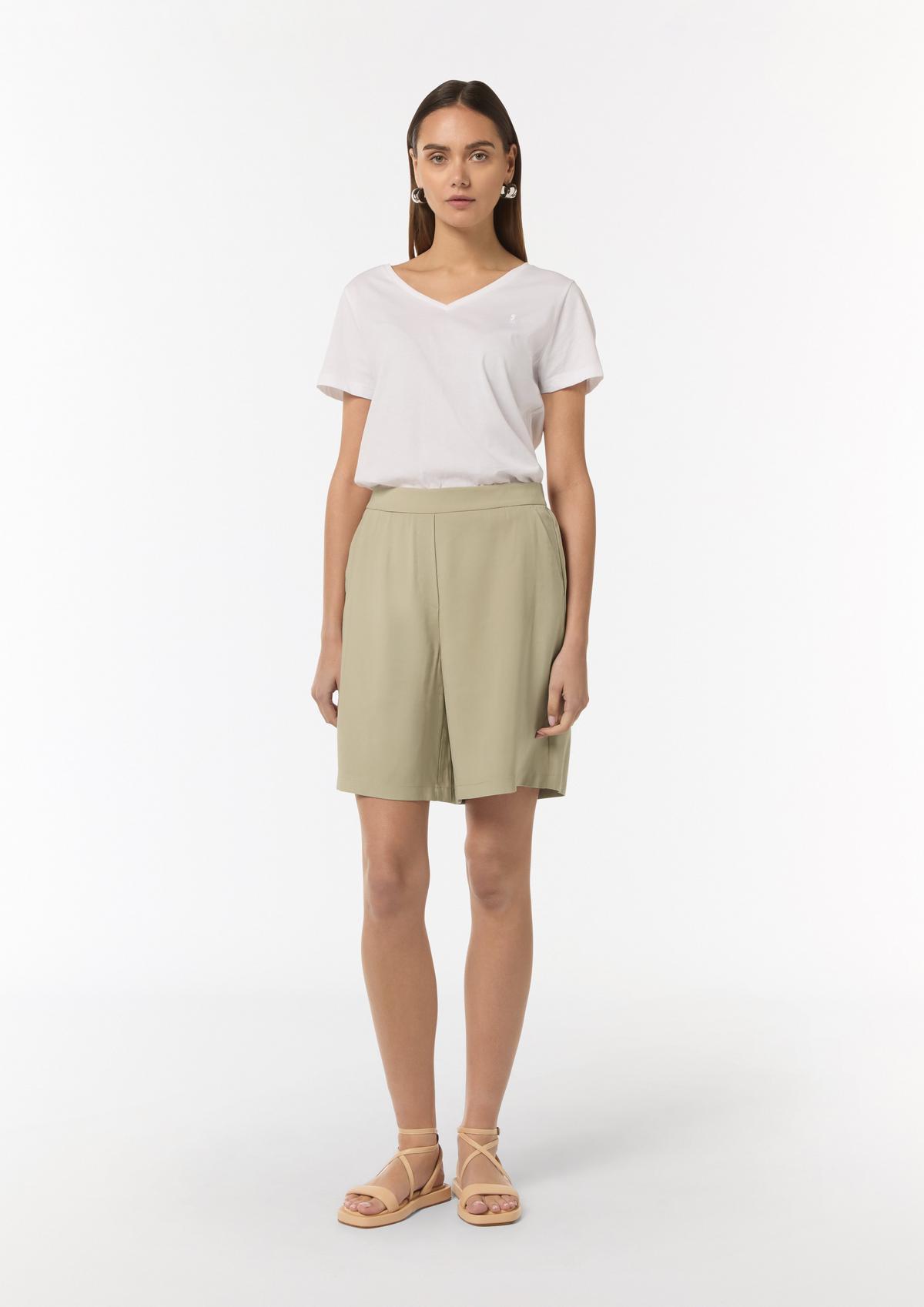 comma White Bermuda shorts made from flowing viscose twill
