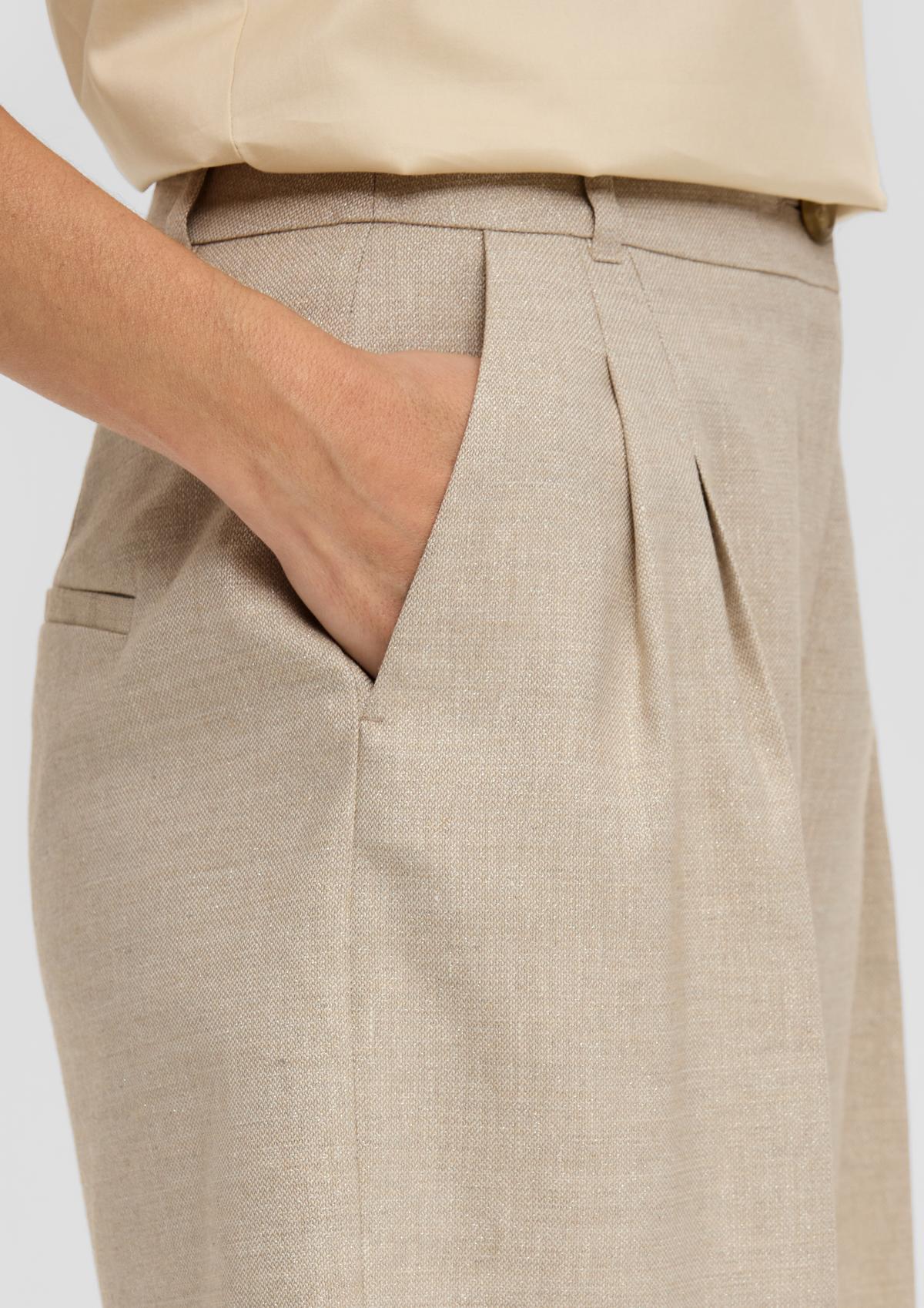 s.Oliver Relaxed fit: Shorts made of a glittering linen blend