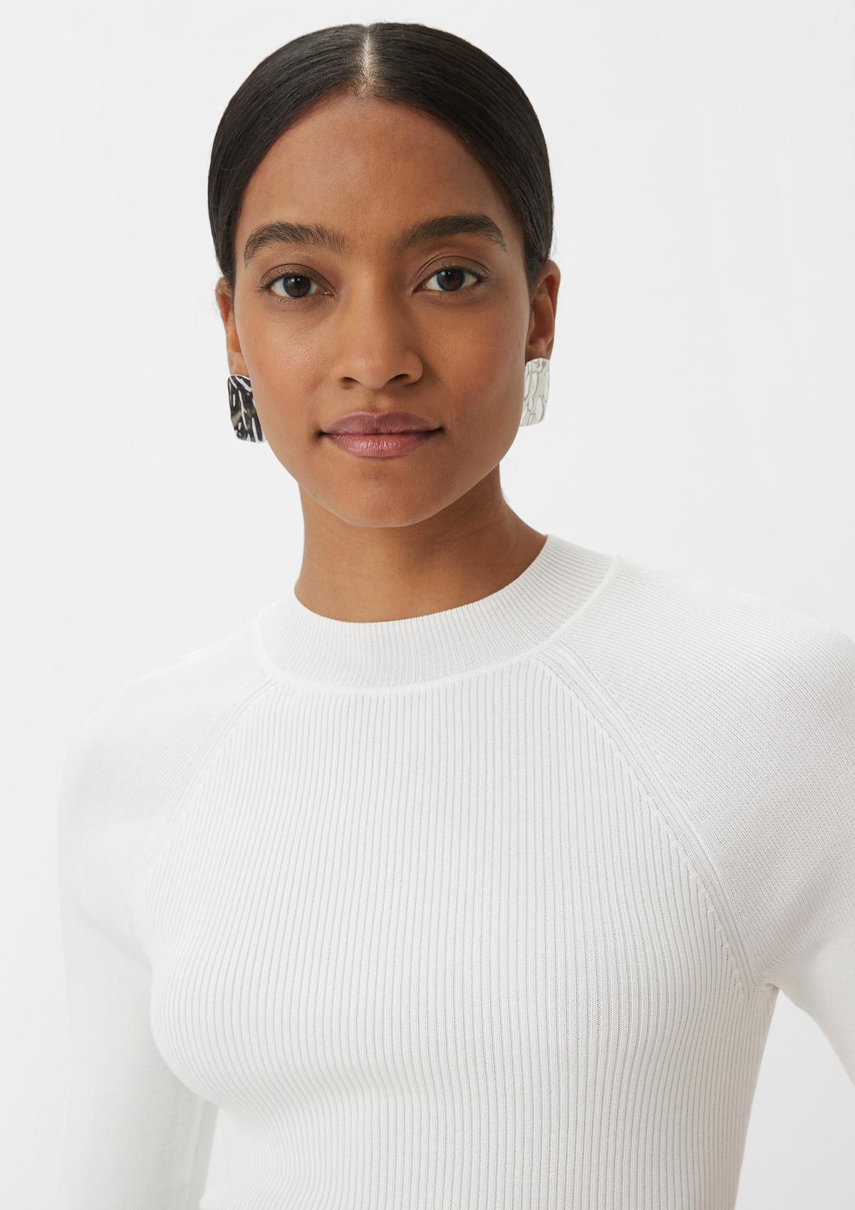 Short sleeve ribbed jumper with a stand-up collar - white | Comma