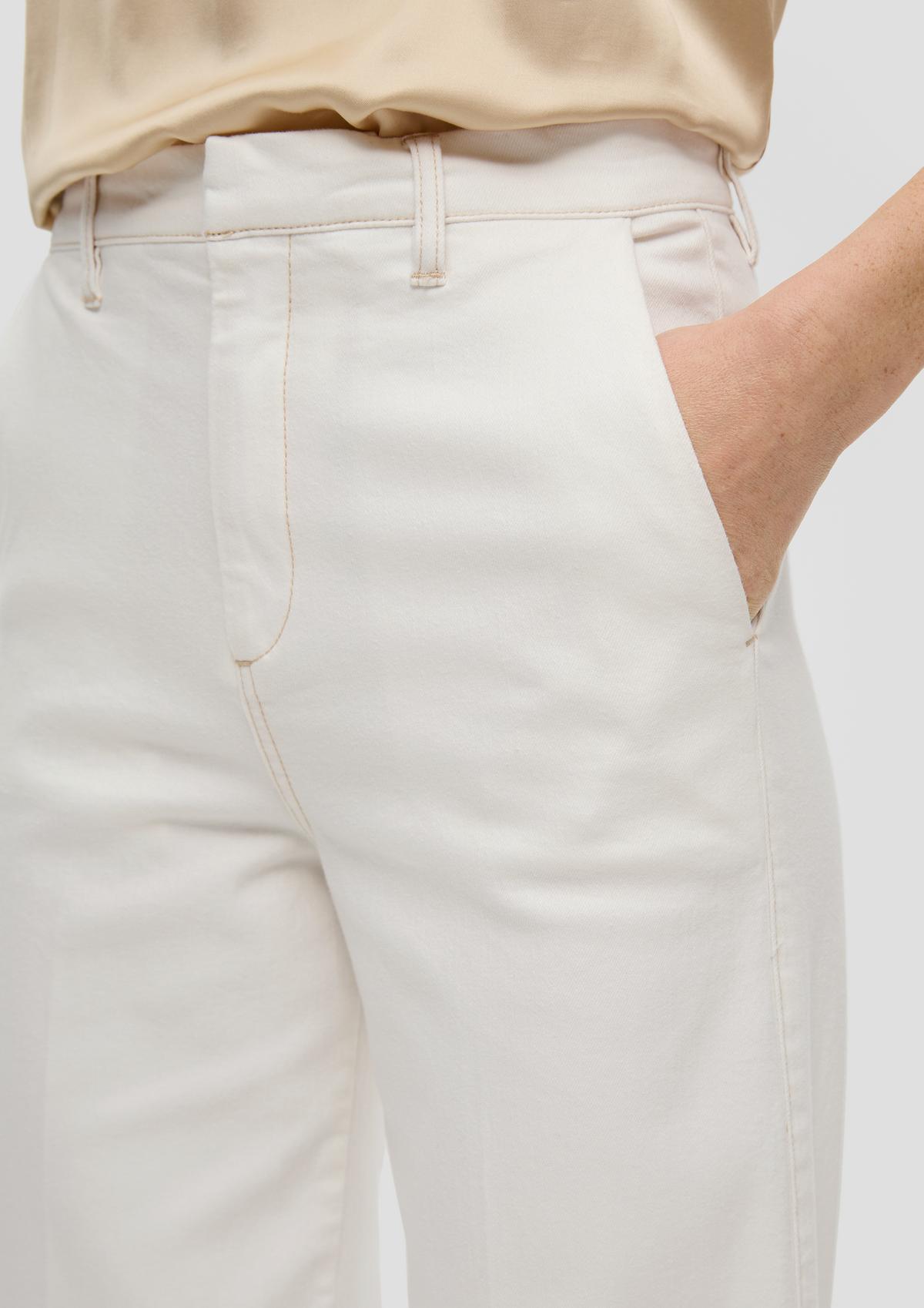 s.Oliver Jeans hlače Suri / kroj Regular Fit / High Rise / široke hlačnice / bombažni streč