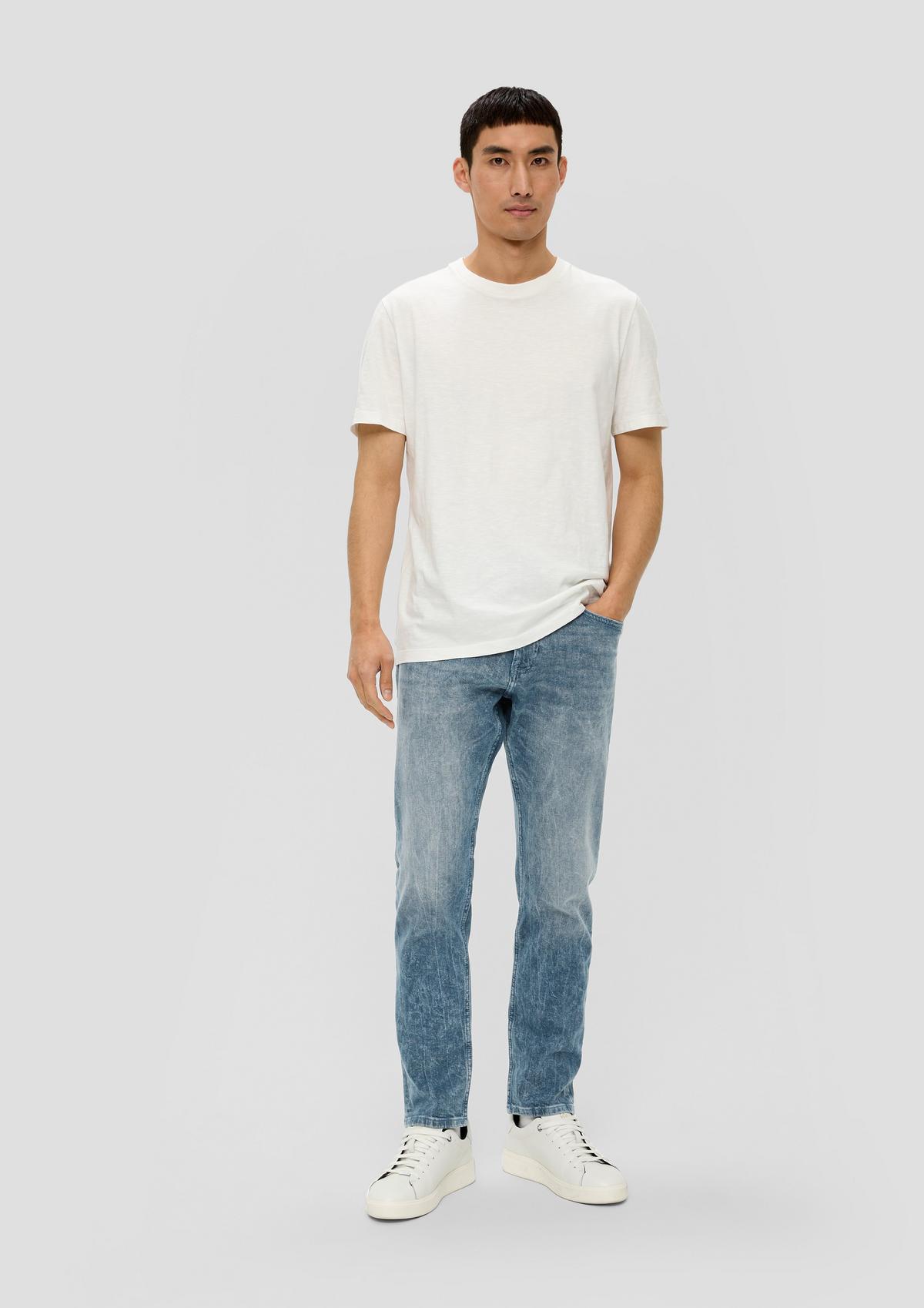 Jeans / regular fit / mid rise / tapered leg