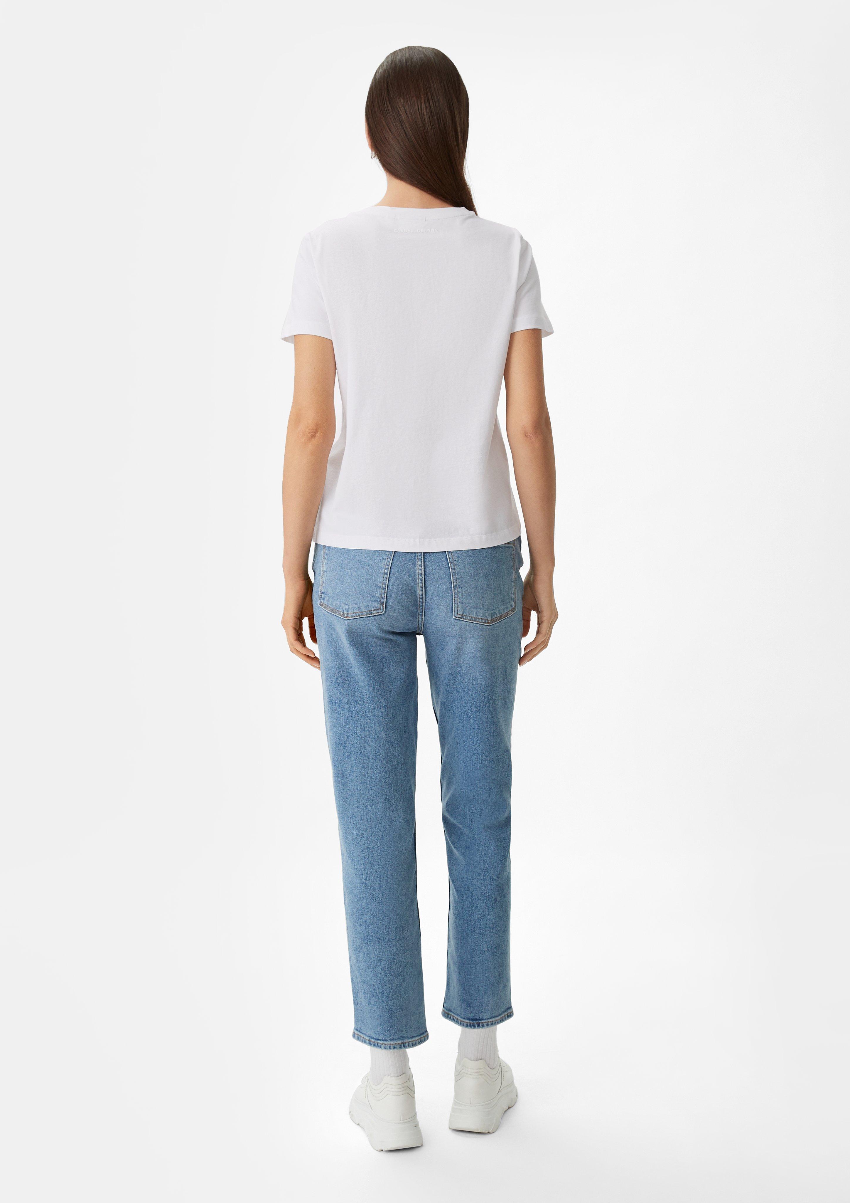 T-Shirt in 0100, 5996 & 5063