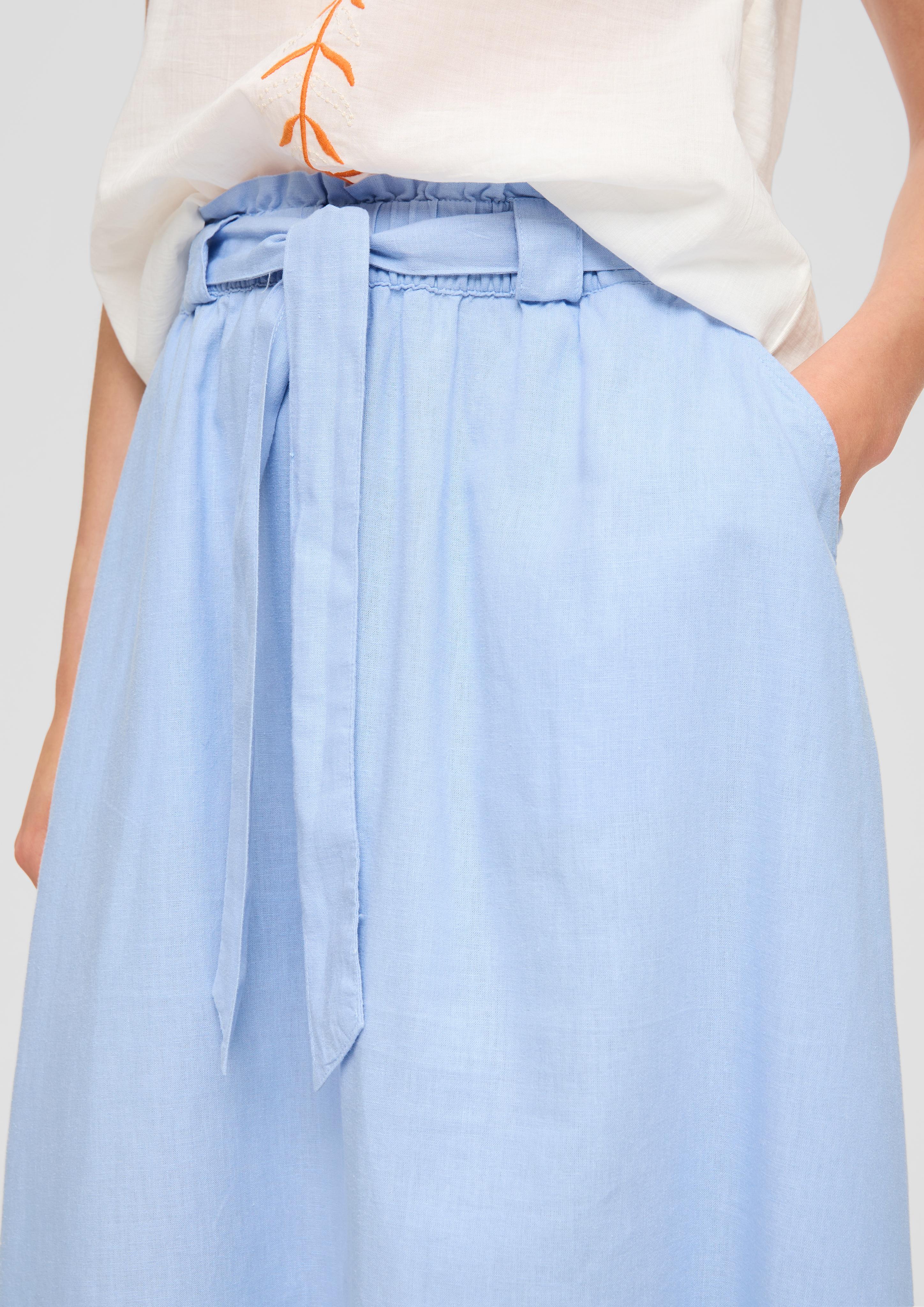 Skirt with a fabric belt and slit side seam - sky blue | s Skirt with a fabric belt and slit side seam - sky blue | s