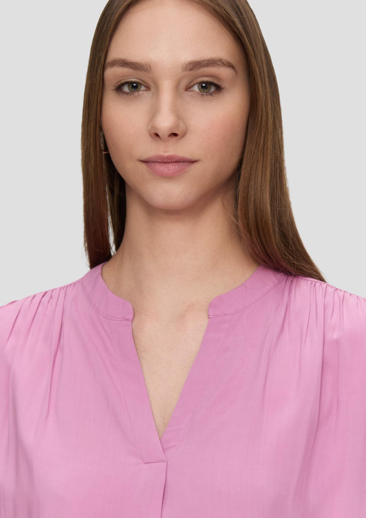 s.Oliver Viscose blouse with a tunic neckline