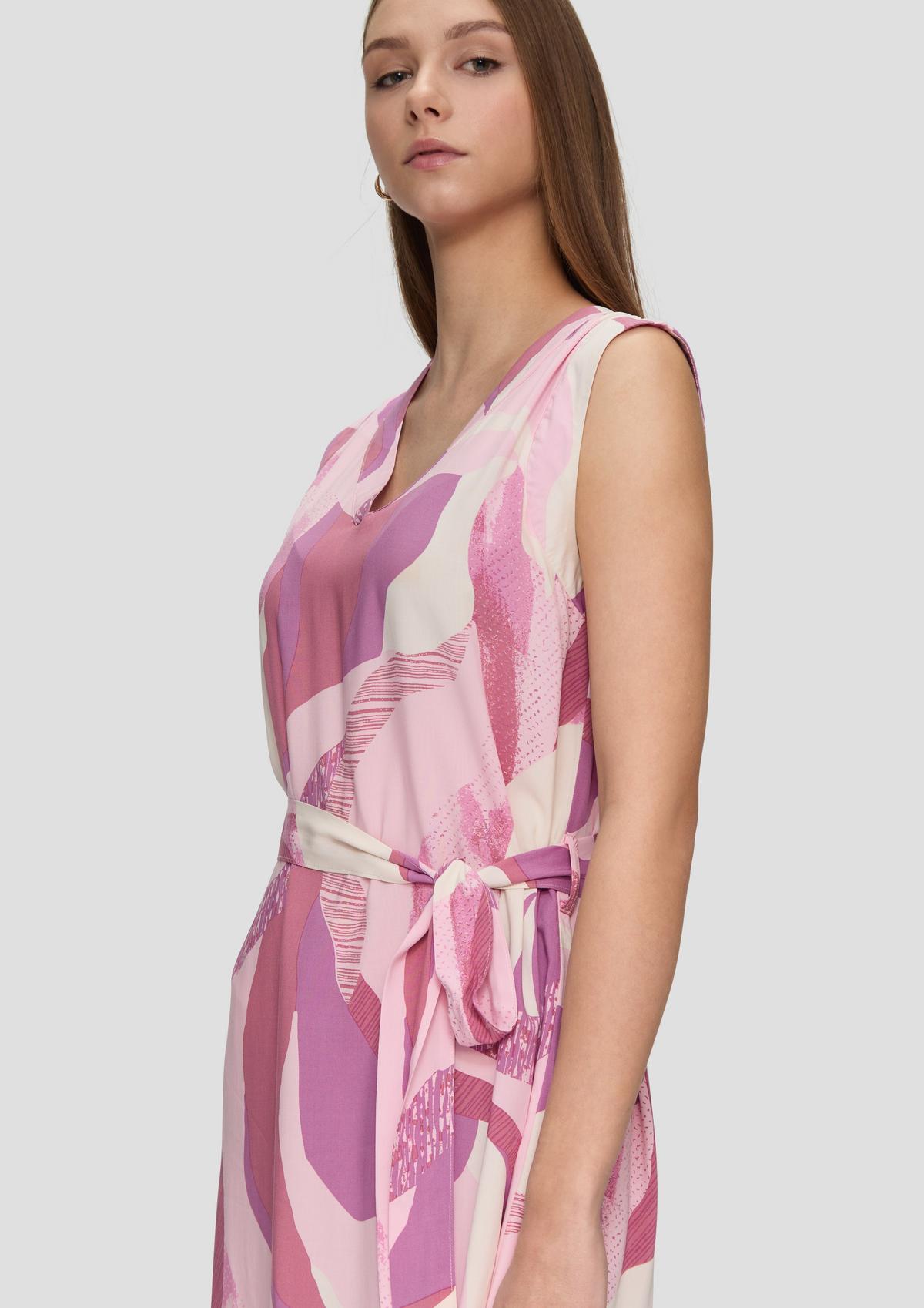s.Oliver Kurzes Kleid mit Stoffgürtel und All-over-Print