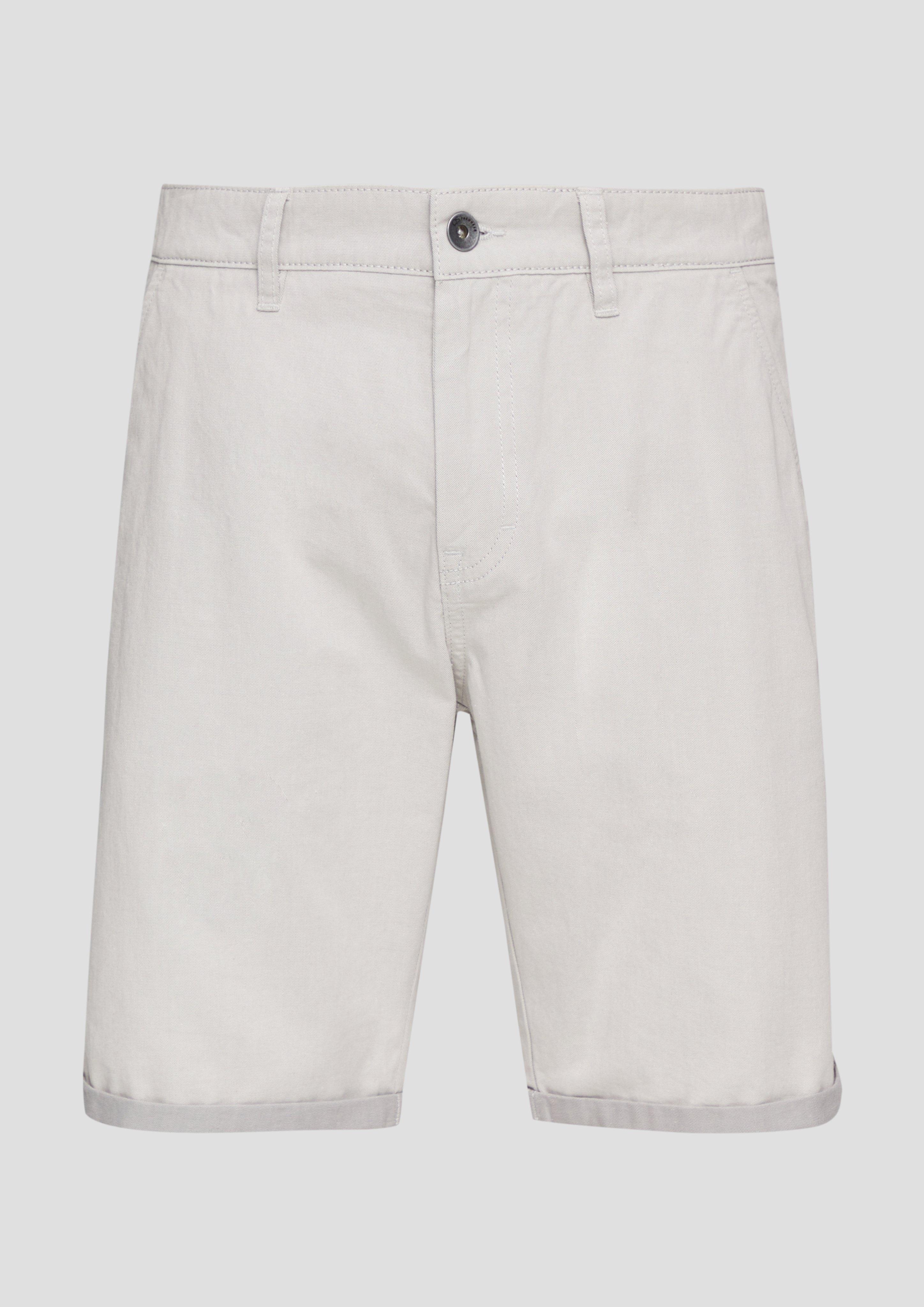 QS - Chino-Shorts aus Baumwolle mit fixiertem Umschlag, Herren, creme