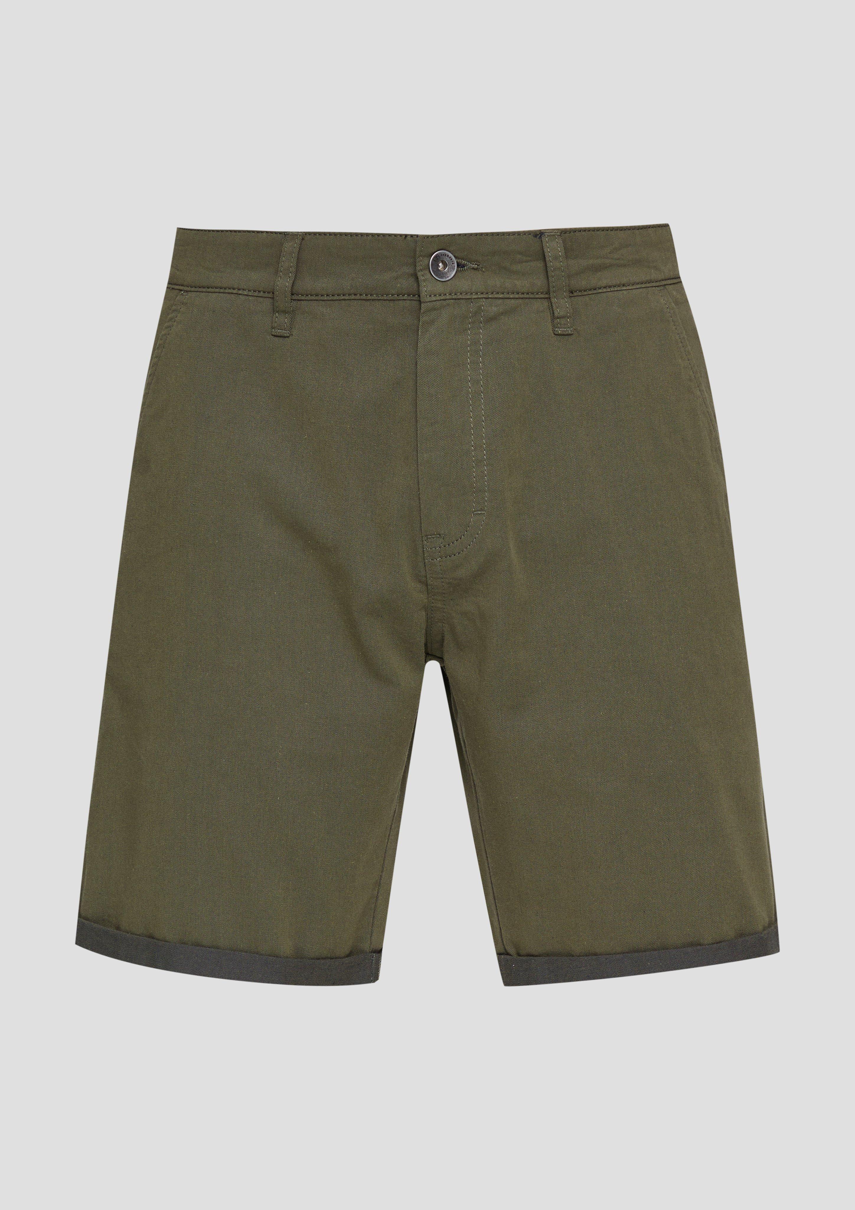 QS - Chino-Shorts aus Baumwolle mit fixiertem Umschlag, Herren, Grün