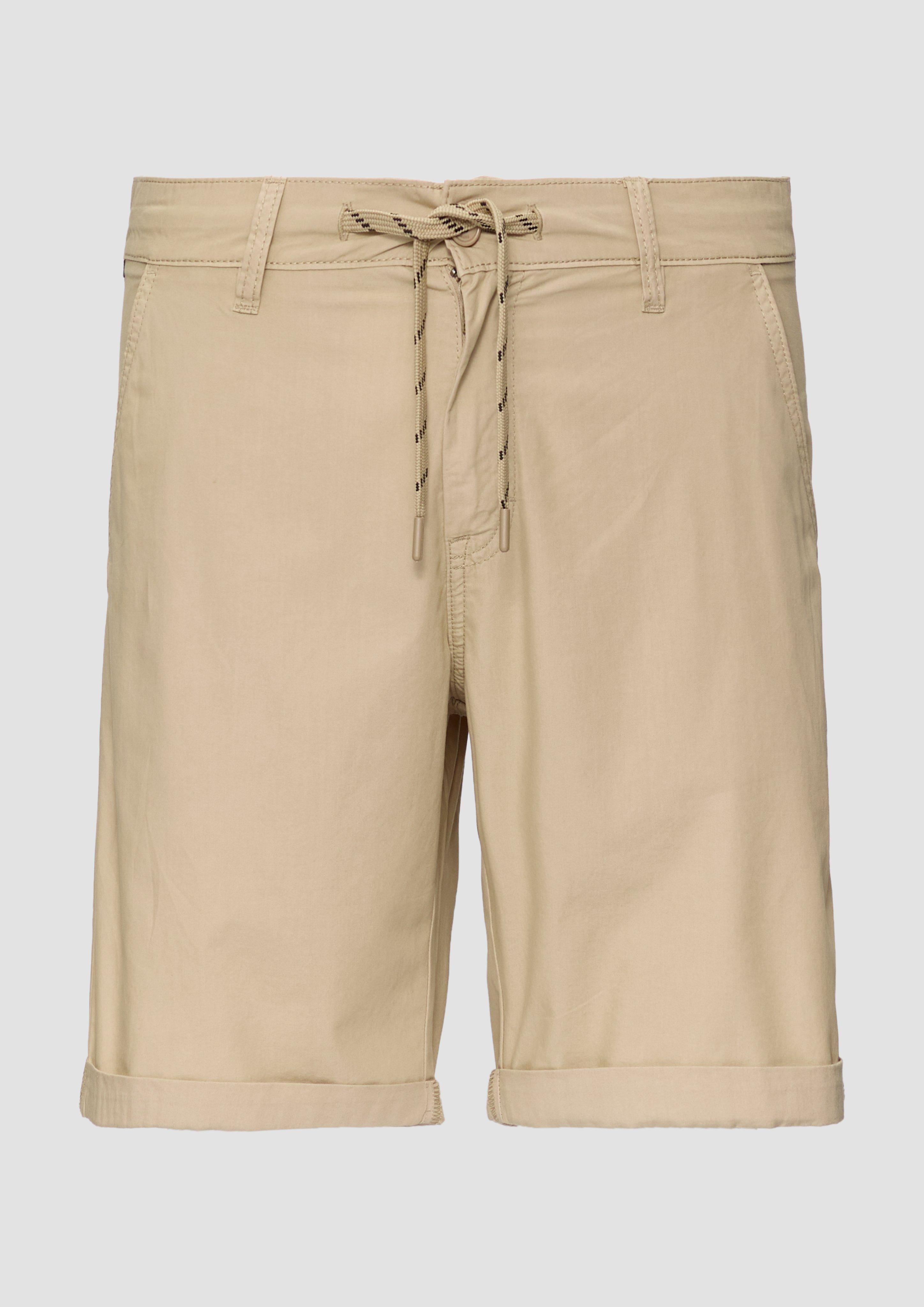 QS - Chino-Shorts aus Baumwolle mit fixiertem Umschlag, Herren, Beige