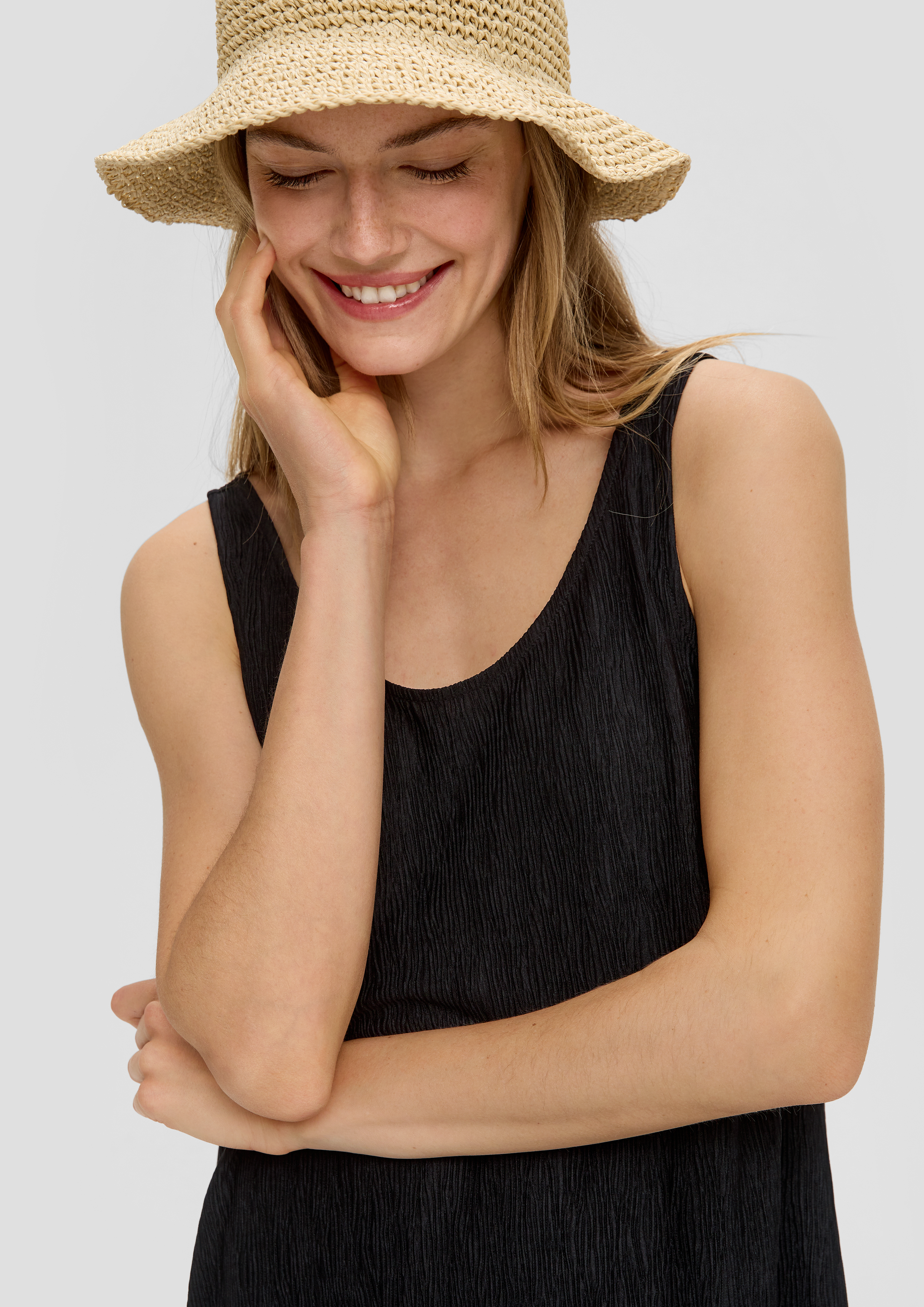 Sleeveless dress in a crinkled look - ecru | s.Oliver 