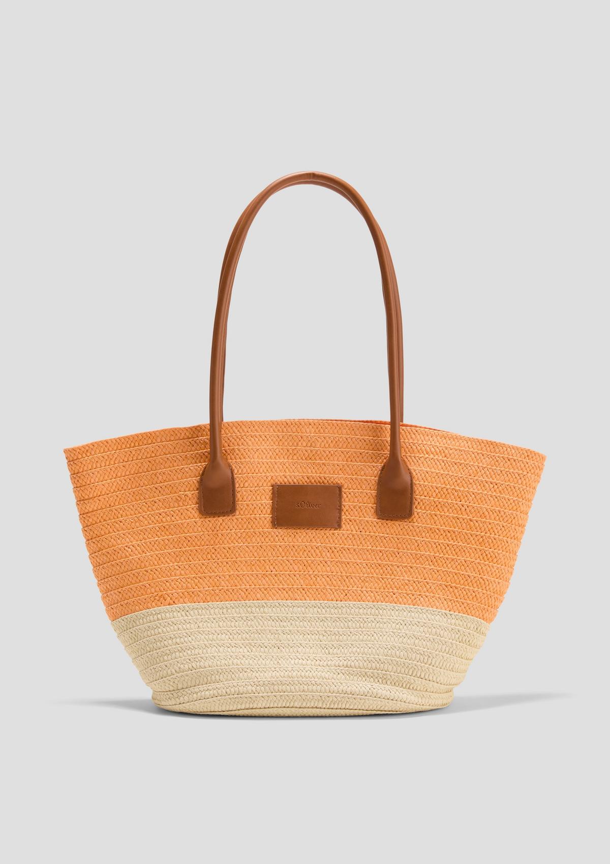 Bast-look shopper with a magnetic closure
