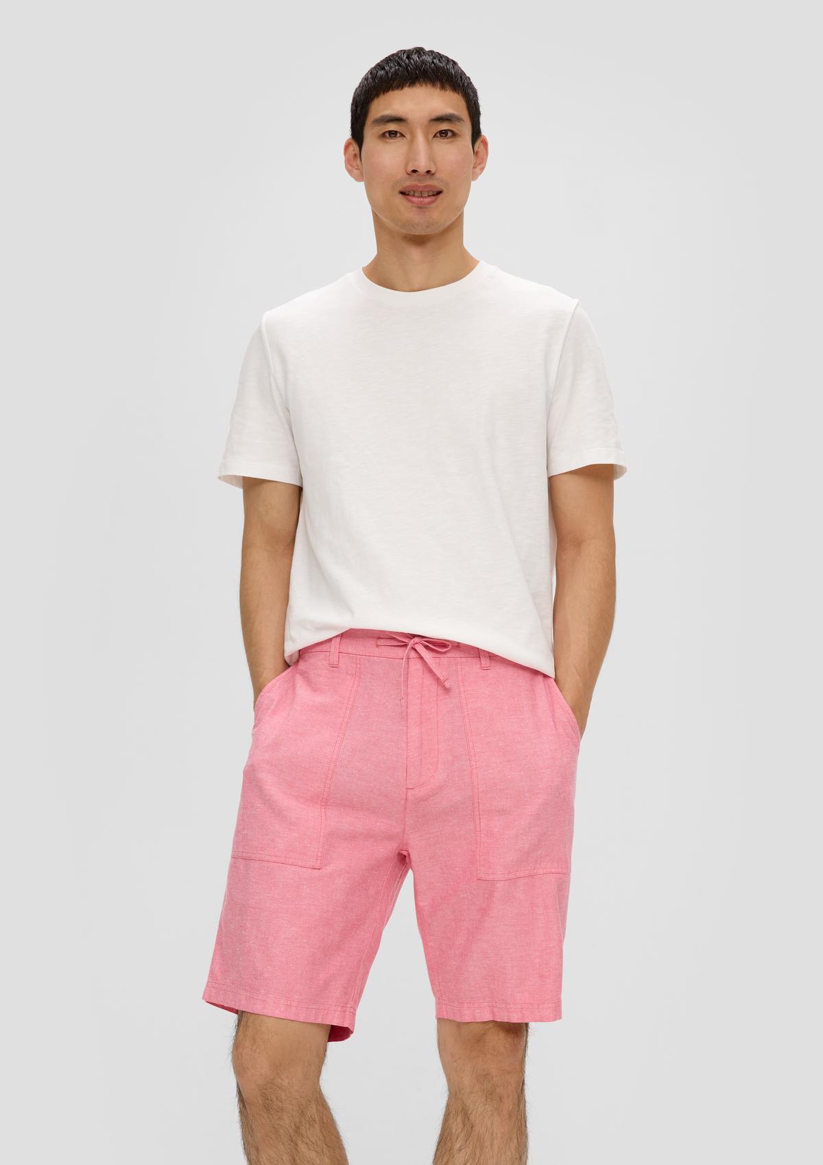 Chino shorts in a linen blend with an elasticated waistband