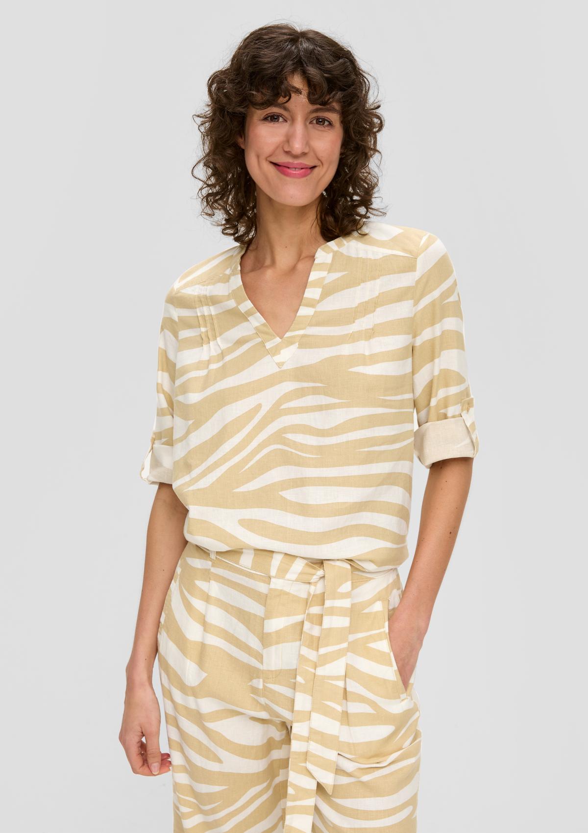Tunic blouse made of a linen blend