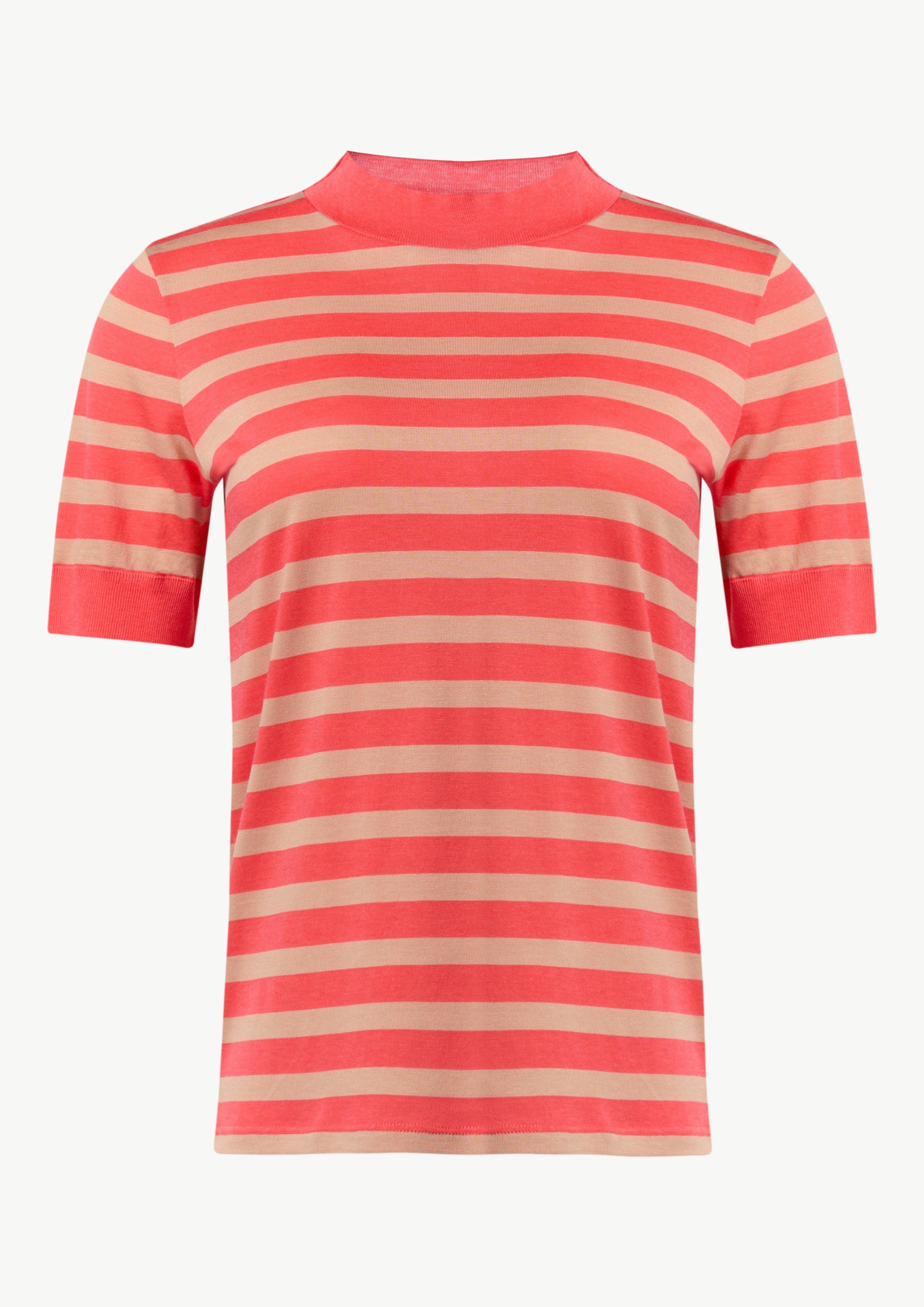 Artikel klicken und genauer betrachten! - Luftig-leichtes Sommer-Essential: Dieses T-Shirt aus Lyocellmix umschmeichelt mit Regular Fit Ihre Silhouette. Der Stehkragen und Rippblenden am Ausschnitt verleihen ihm einen lässigen Twist. Kombinieren Sie es mit Shorts für einen entspannten Everyday-Look oder stylen Sie es mit Blazer und Hose für einen femininen Büro-Chic. | im Online Shop kaufen