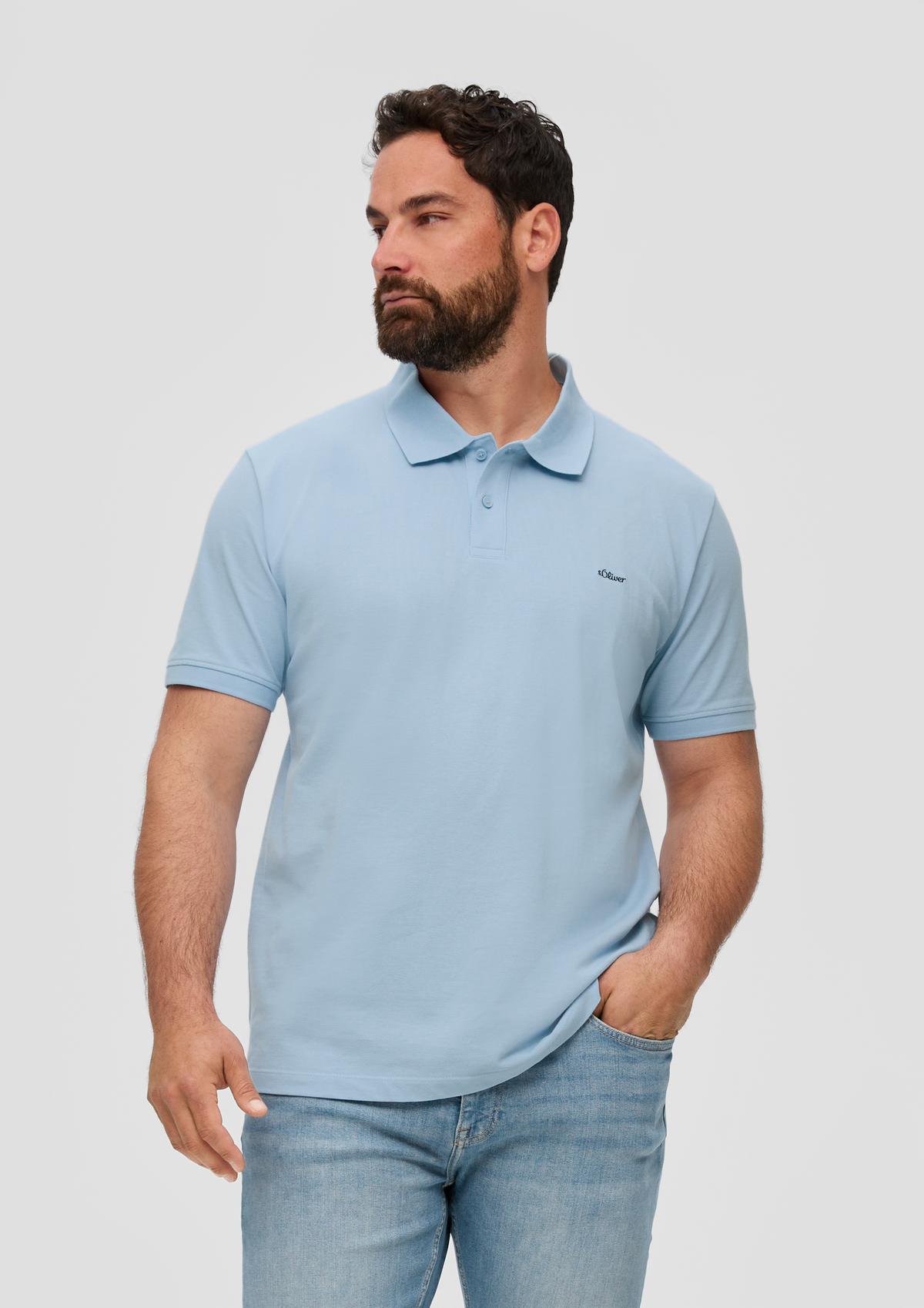 Polo shirt with a piqué texture