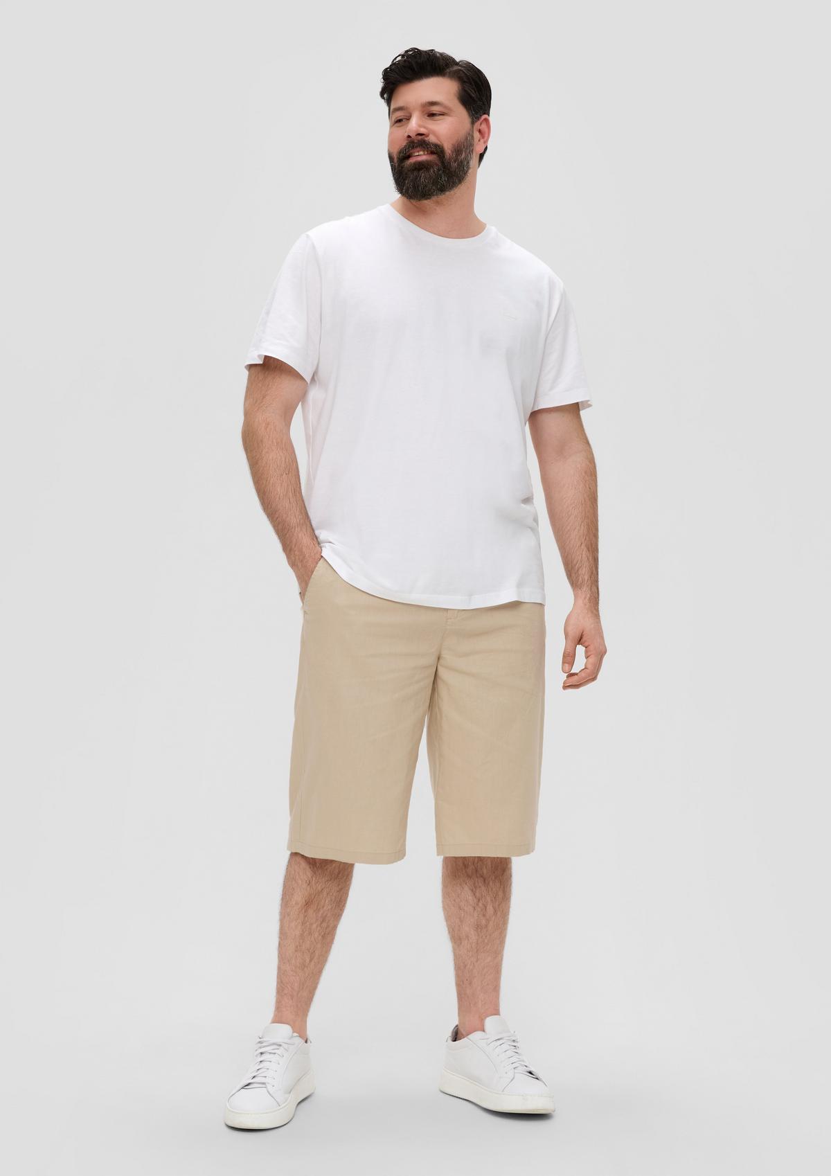 Relaxed fit: Bermuda shorts in blended linen