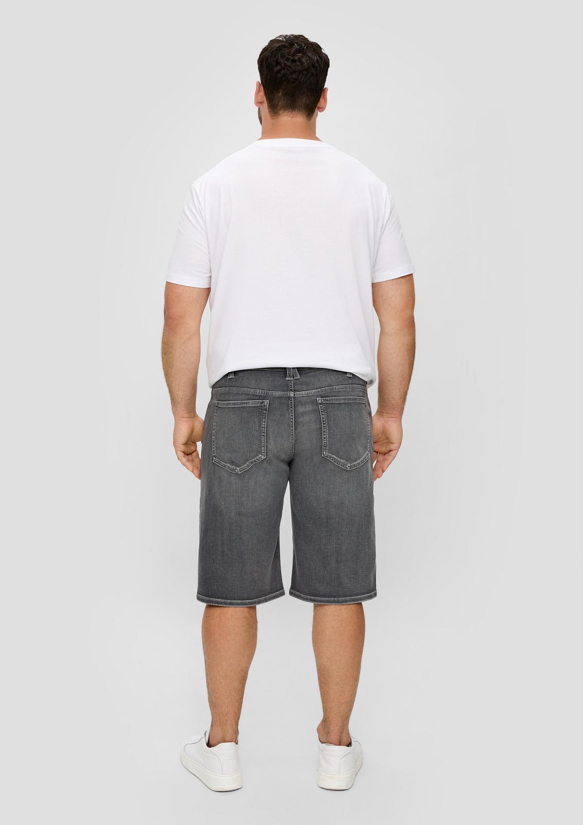 s.Oliver Jeans-Shorts Casby / High Rise / Straight Leg